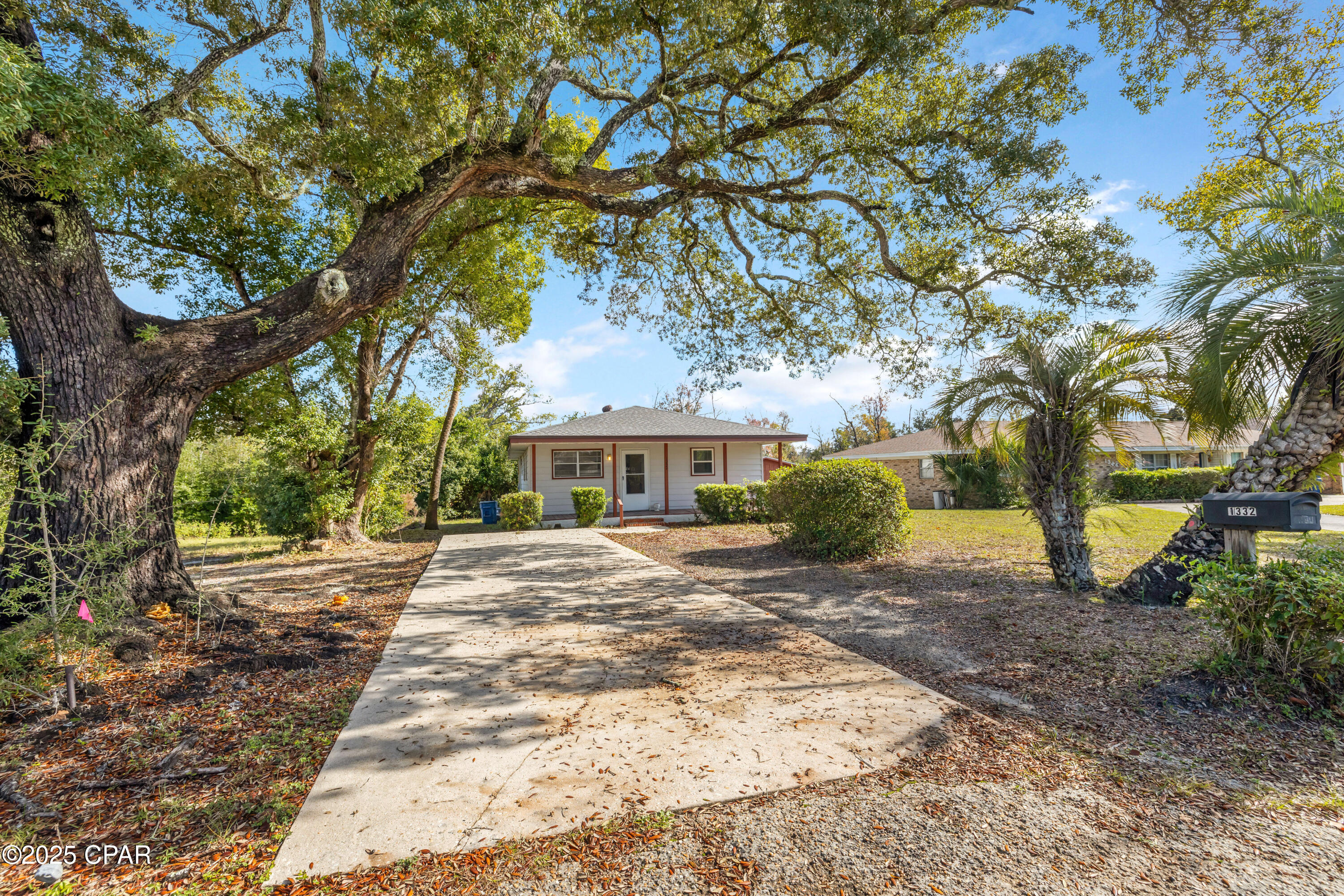 1332 N Palo Alto Avenue