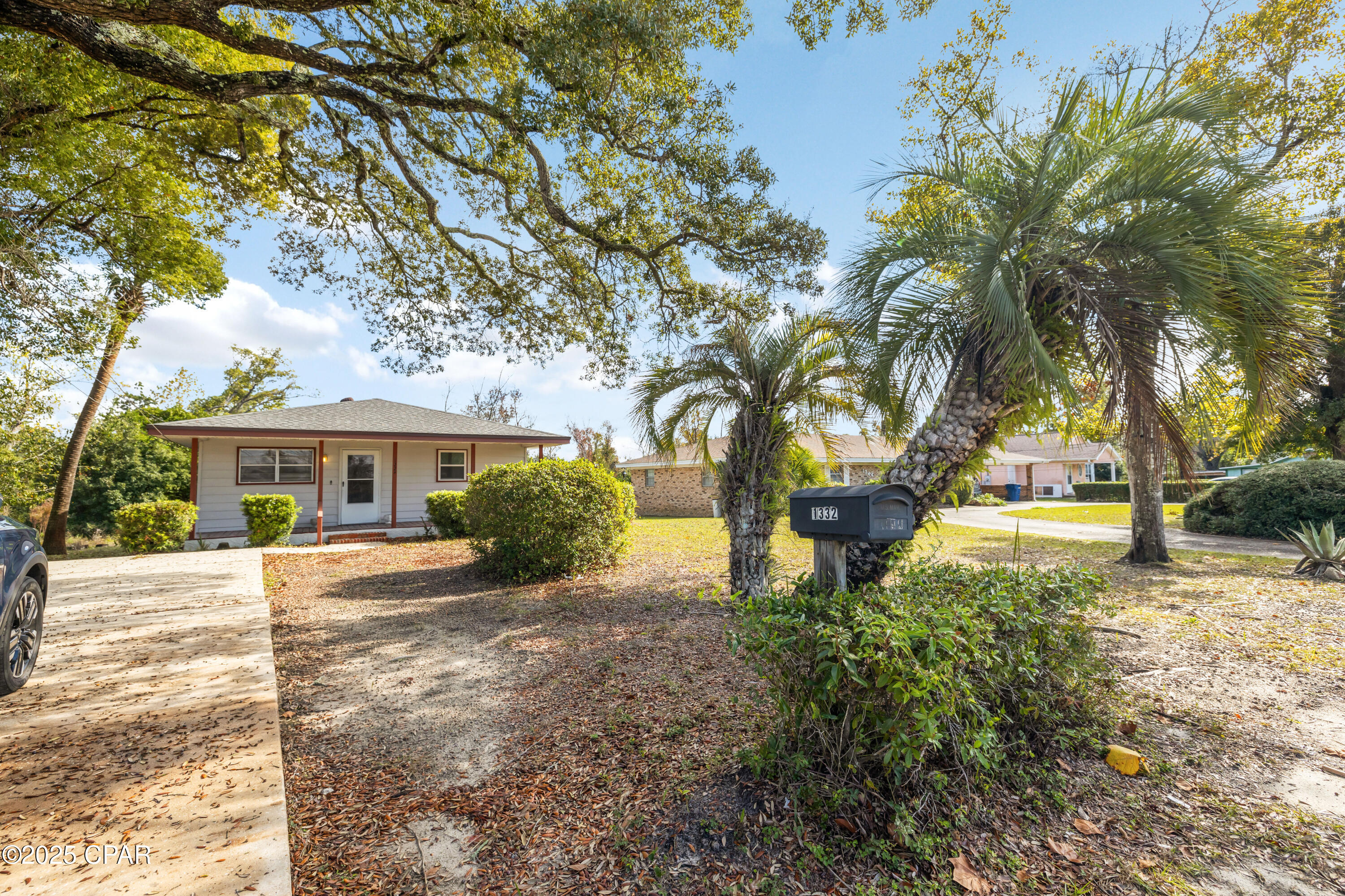 1332 N Palo Alto Avenue