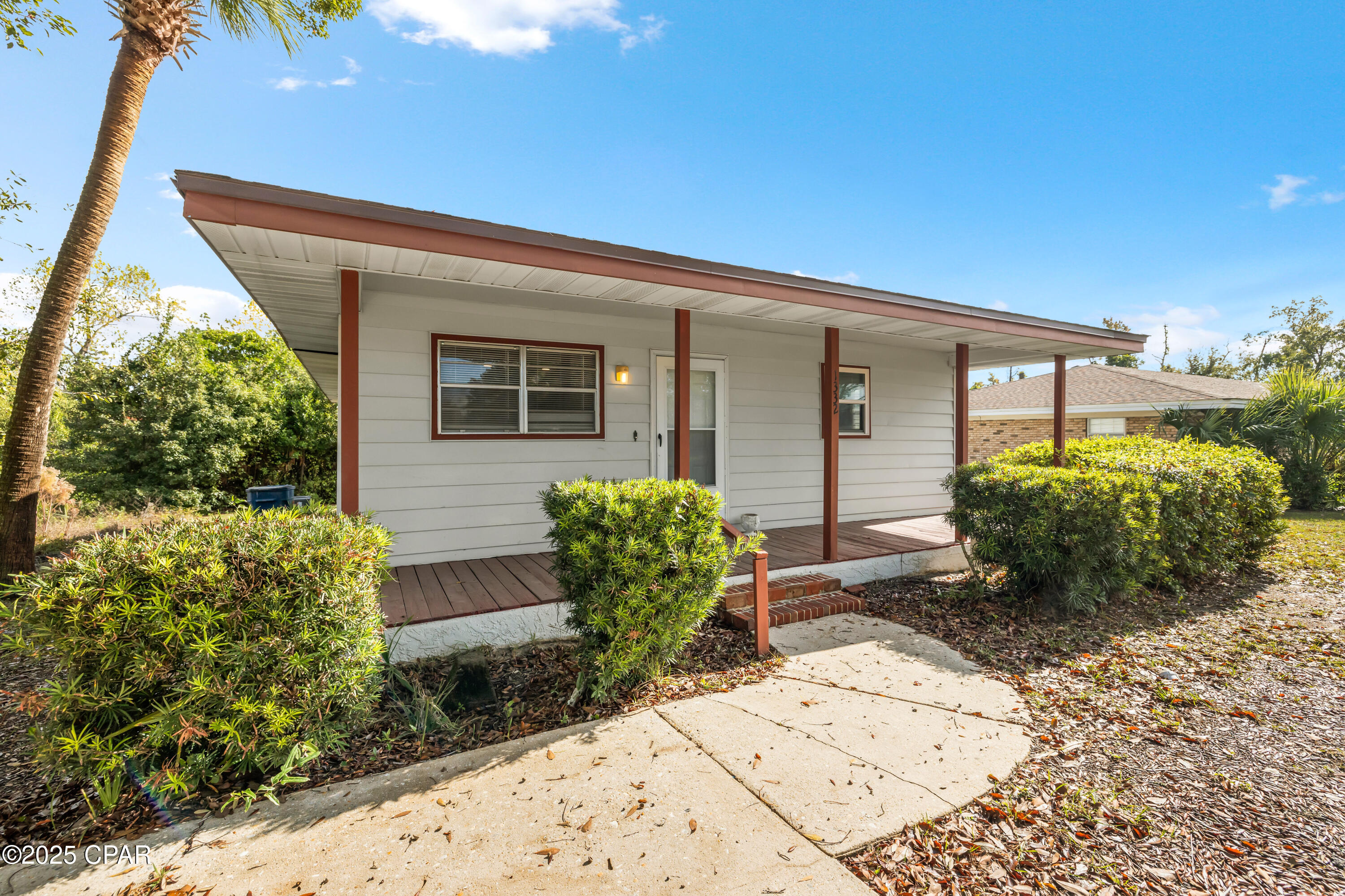 1332 N Palo Alto Avenue