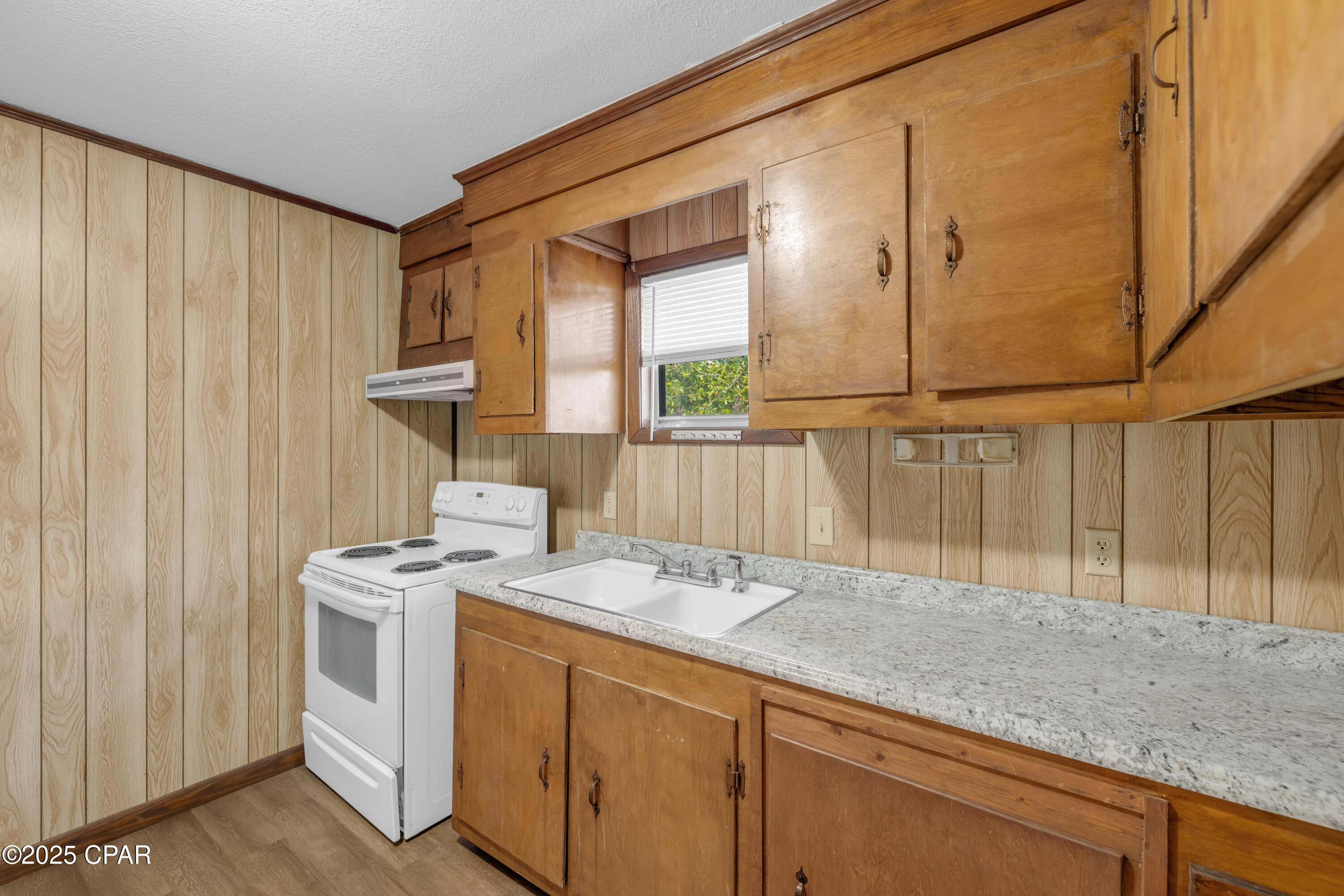 1332 N Palo Alto Avenue