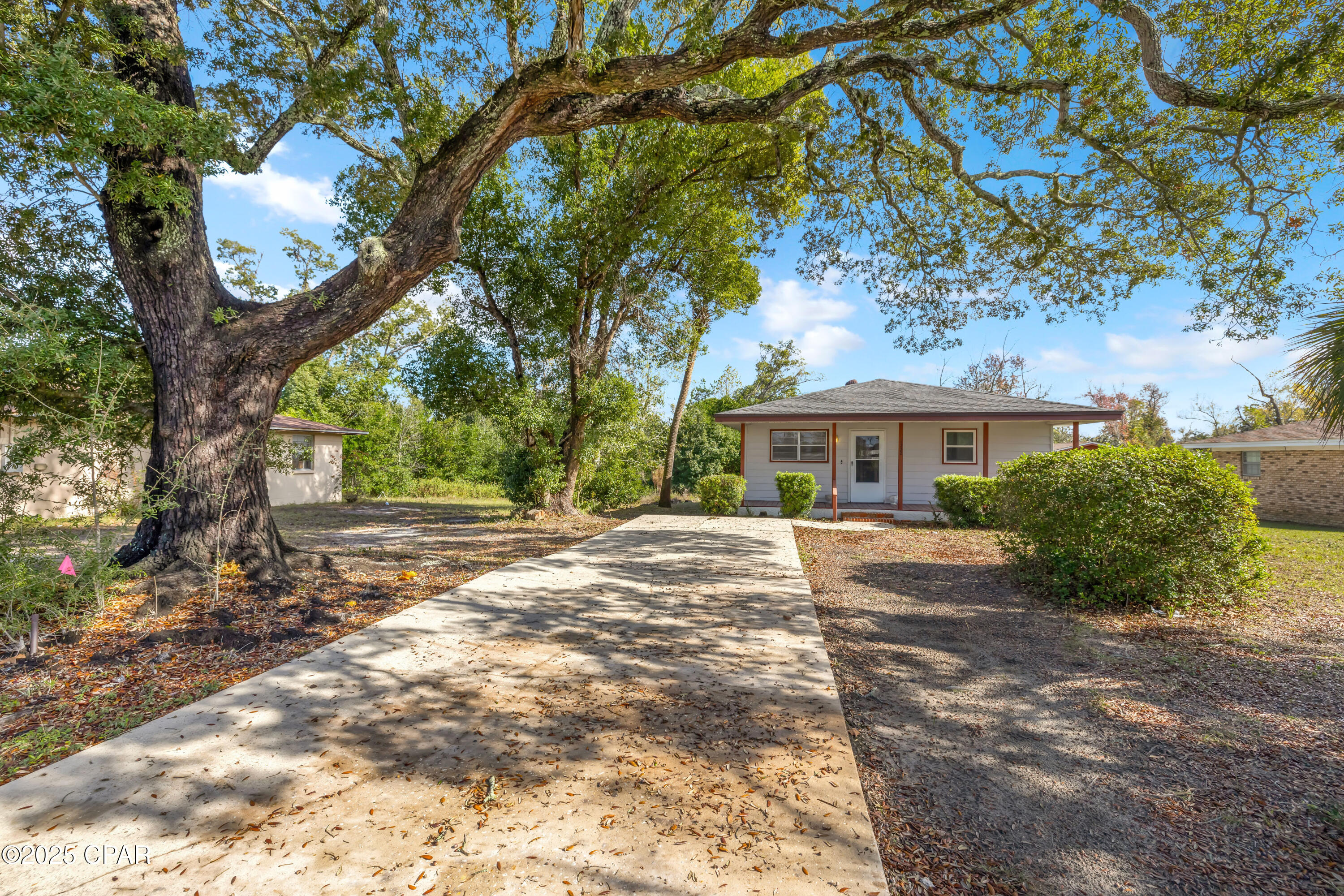 1332 N Palo Alto Avenue