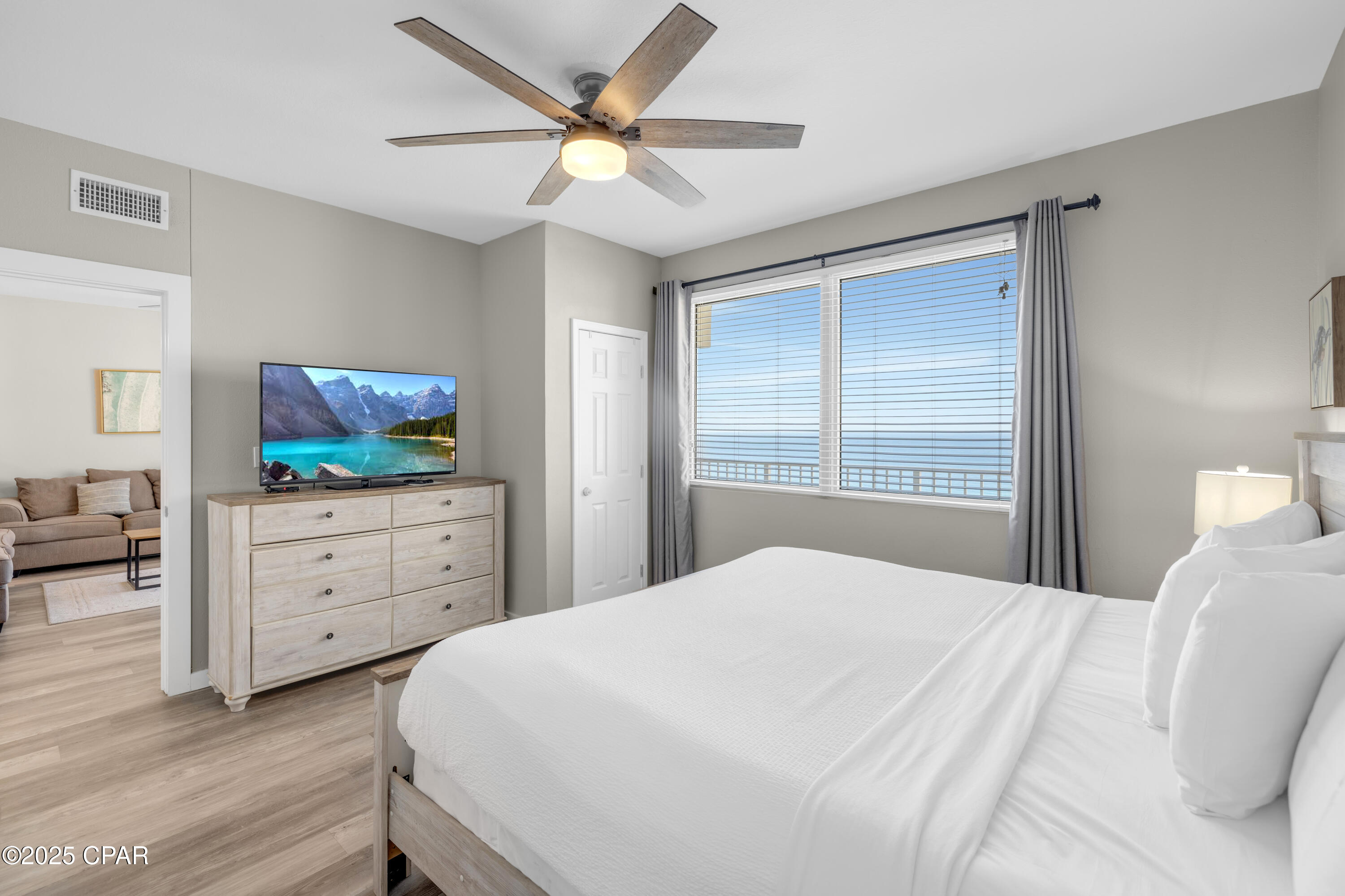 9900 S Thomas Drive 1817