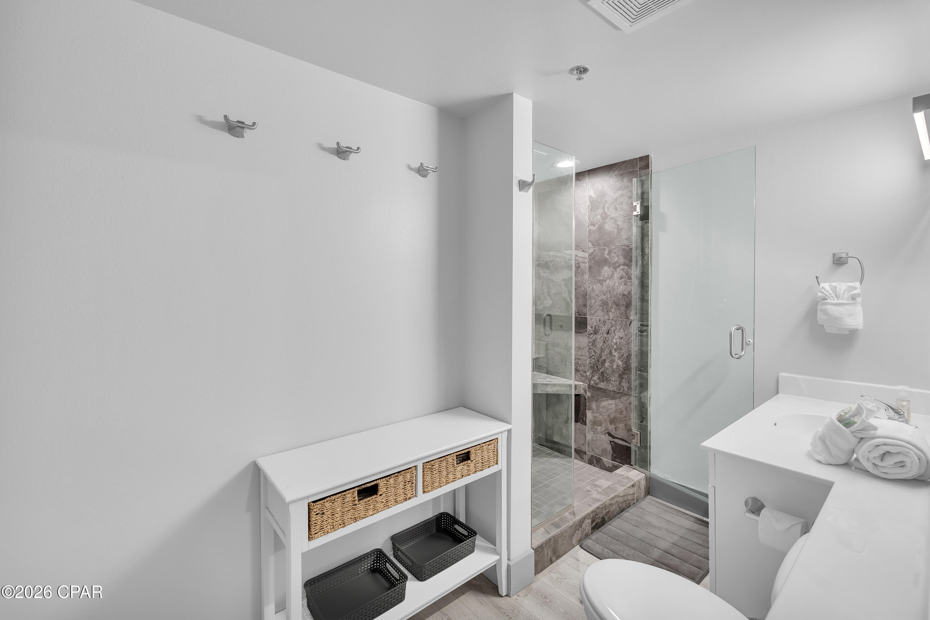 9900 S Thomas Drive 2003