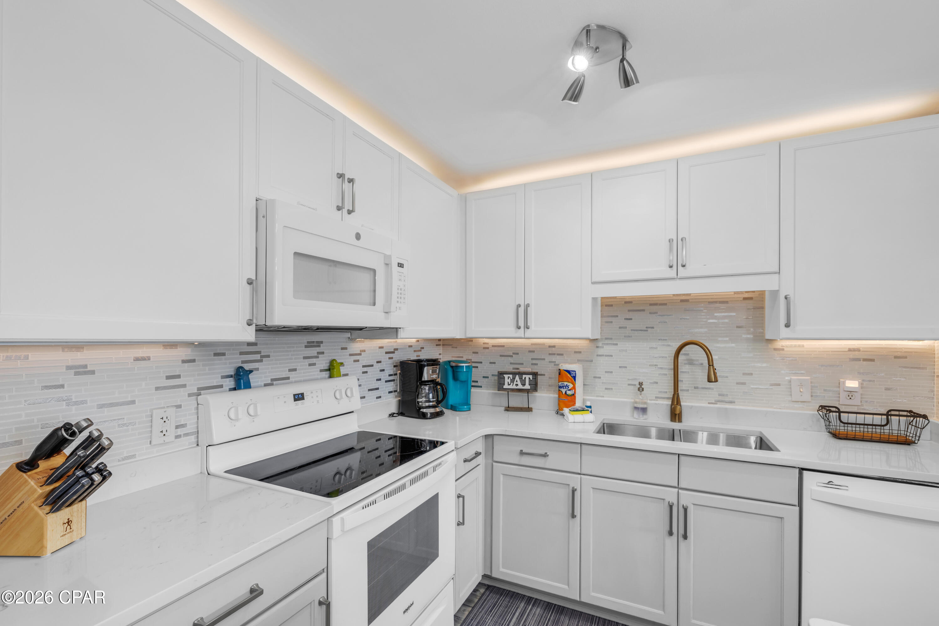 9860 S Thomas Drive 809