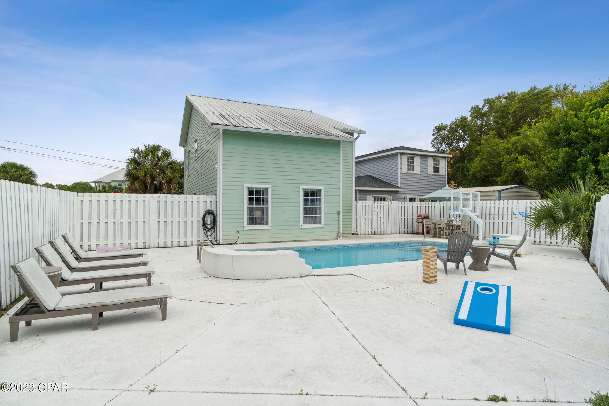 212 Sands Street