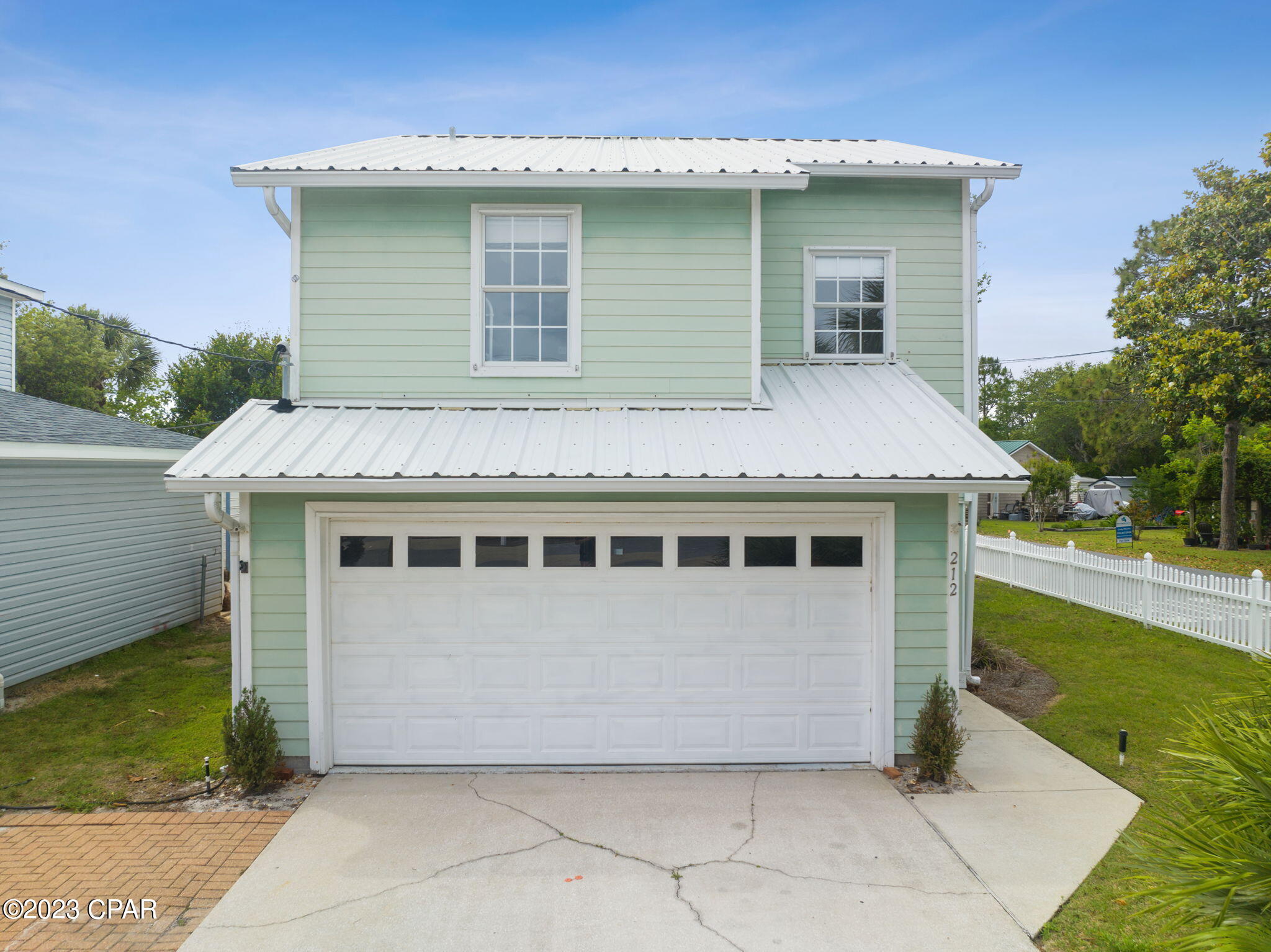 212 Sands Street