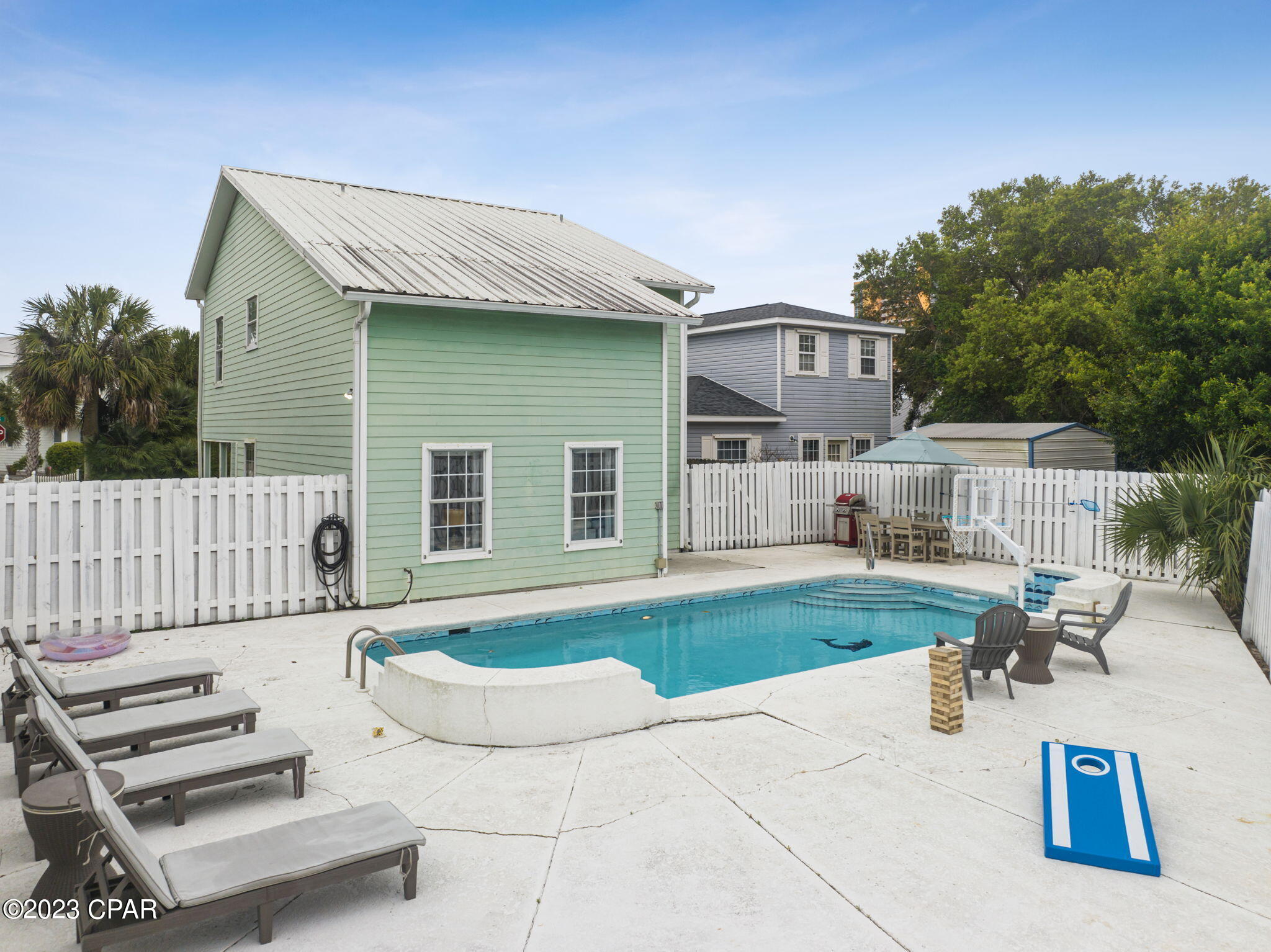 212 Sands Street