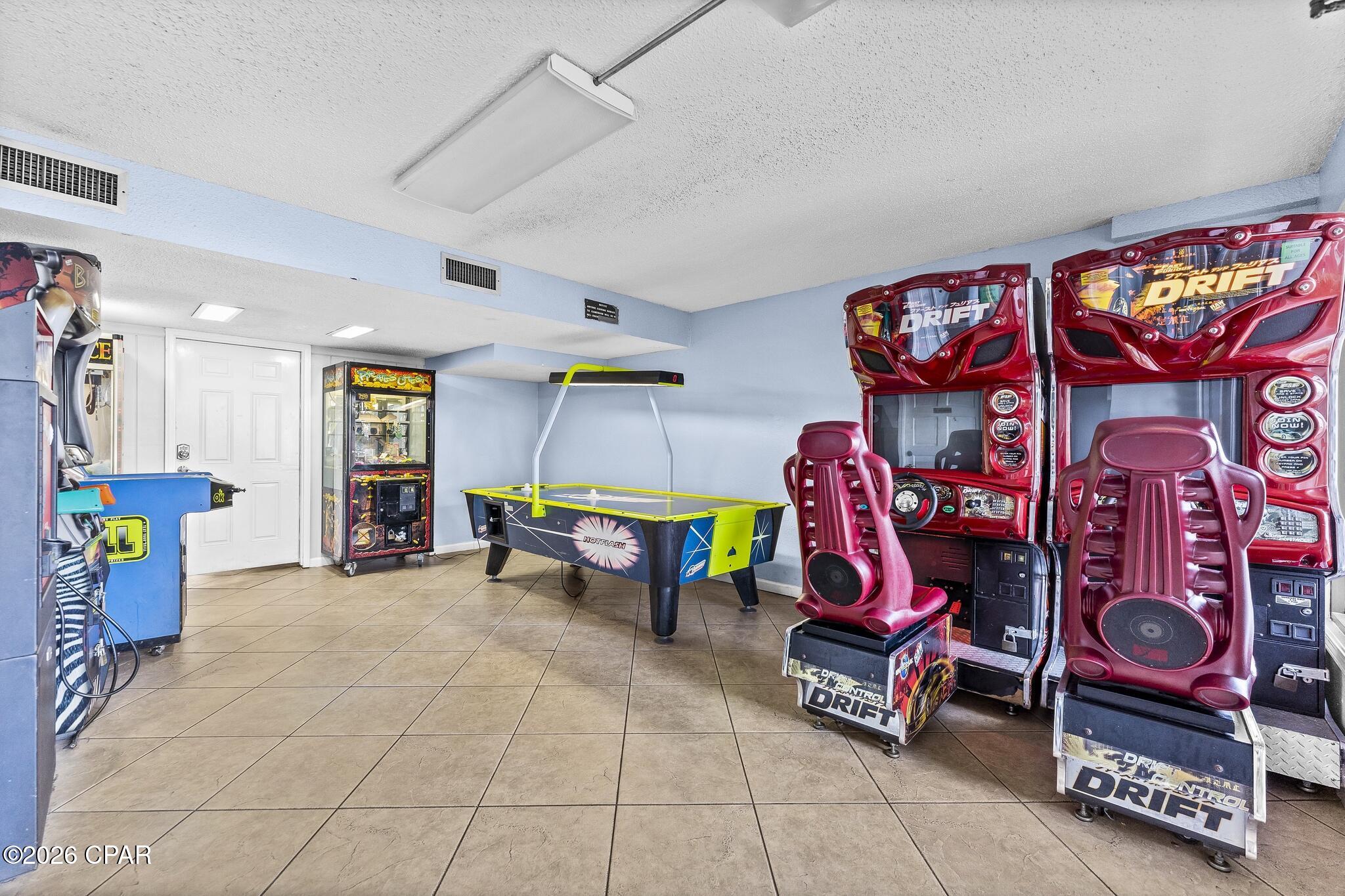 8743 Thomas Drive 418