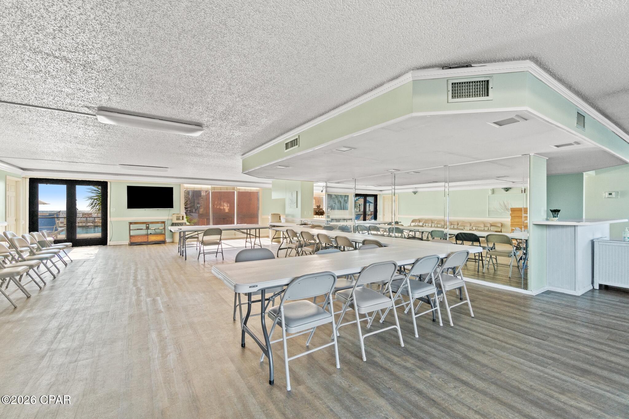 5801 Thomas Drive 1305