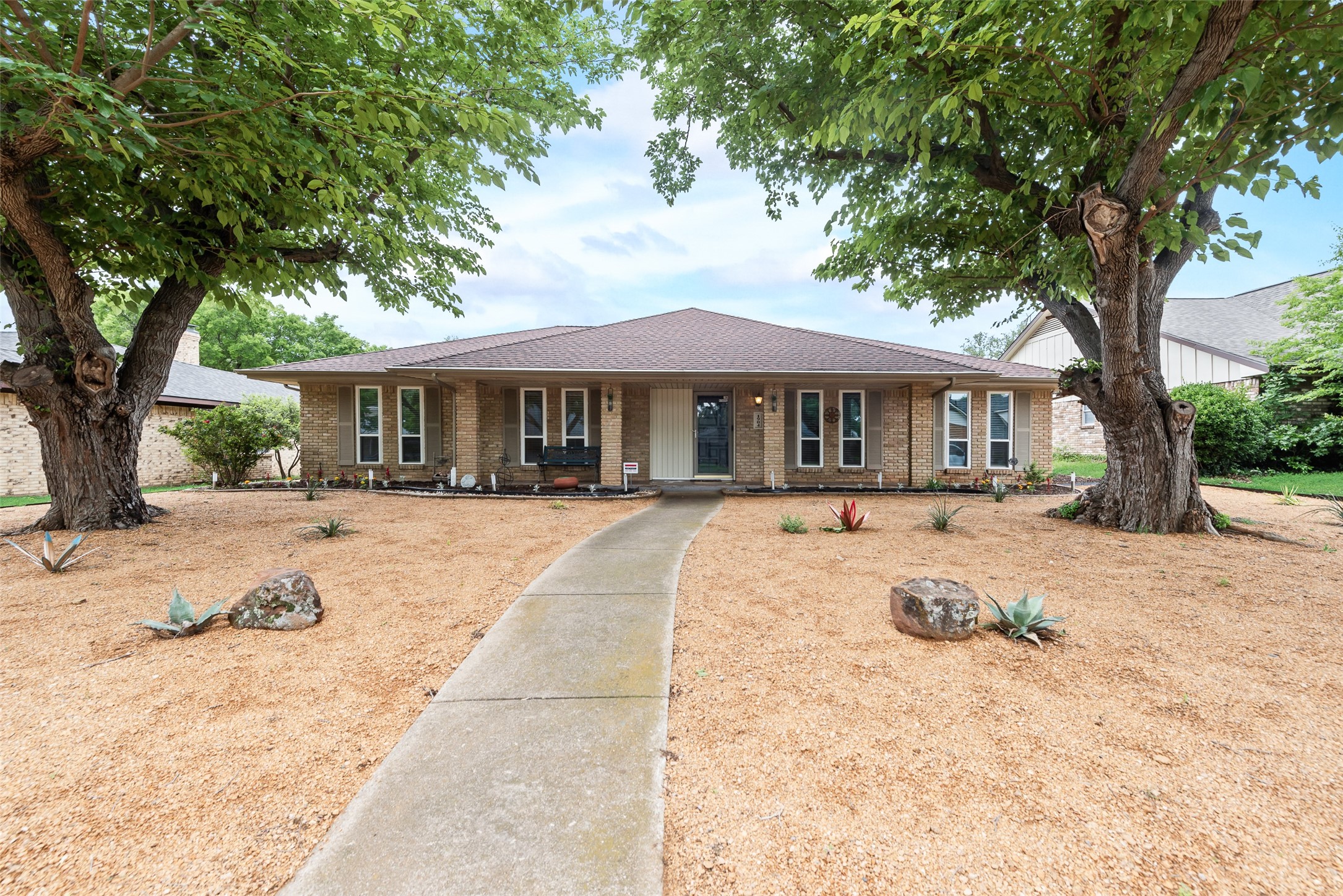 1904 Centenary Drive