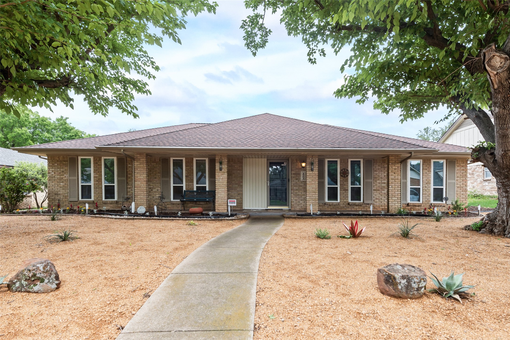 1904 Centenary Drive