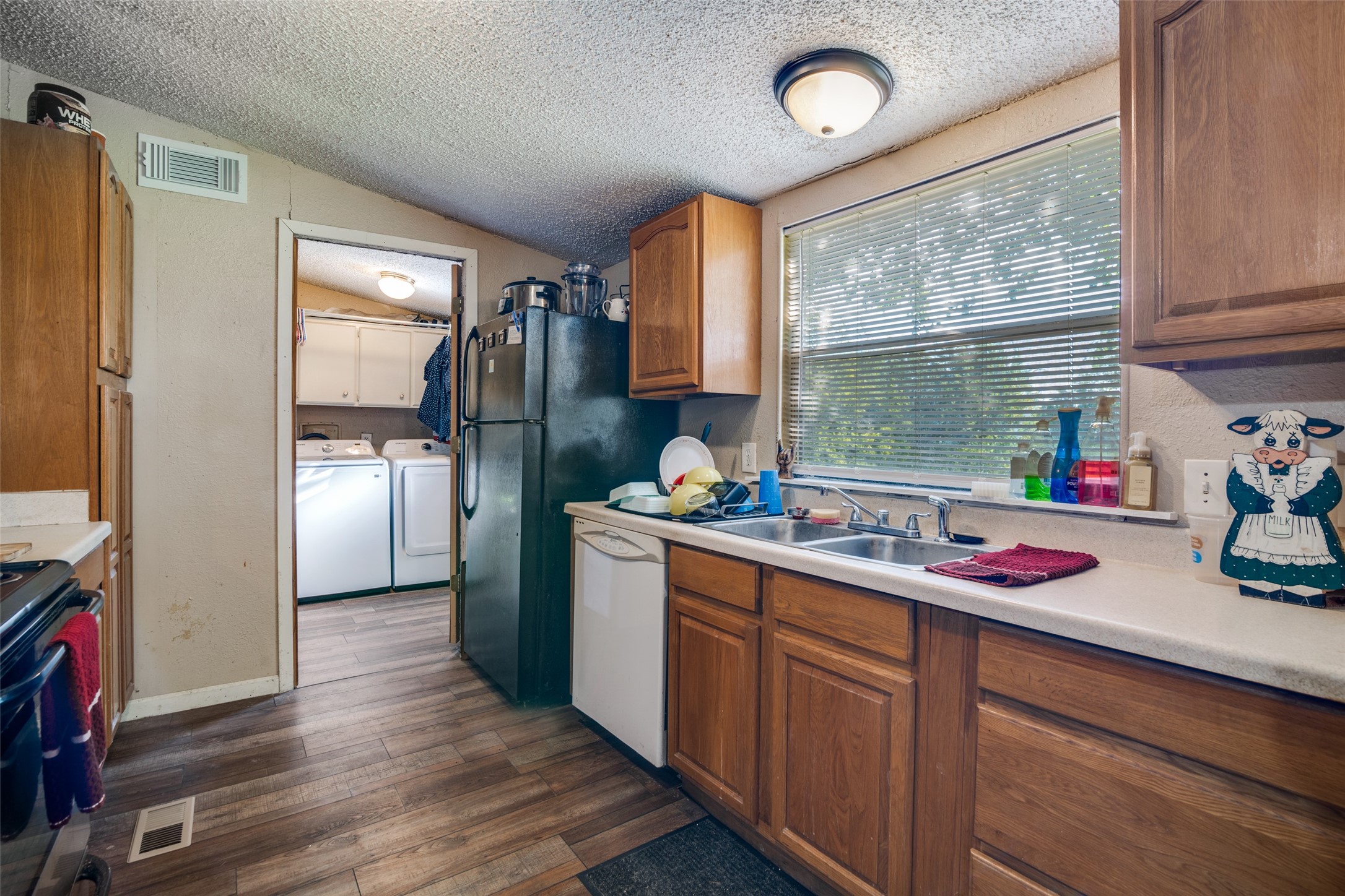 1106 N Fm 1138