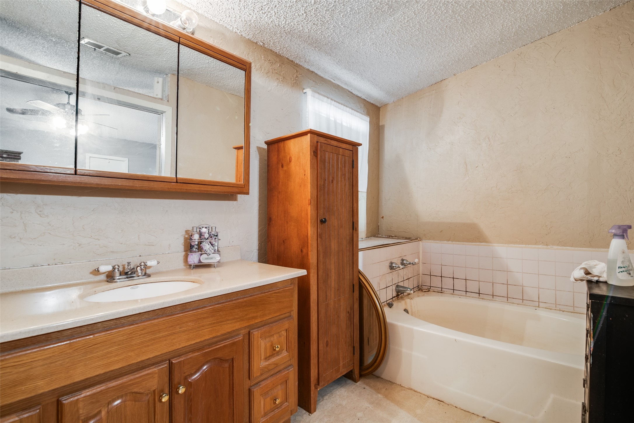 1106 N Fm 1138