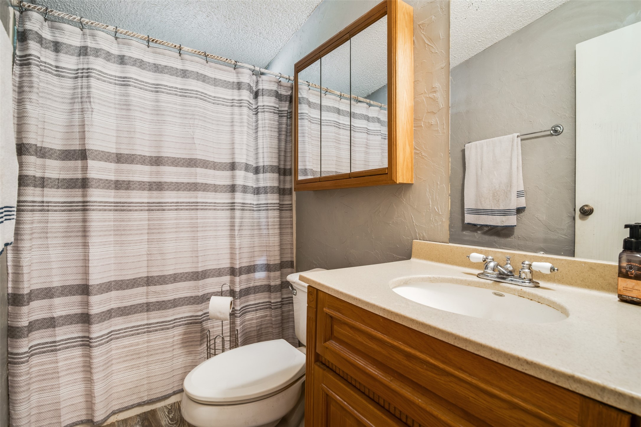 1106 N Fm 1138