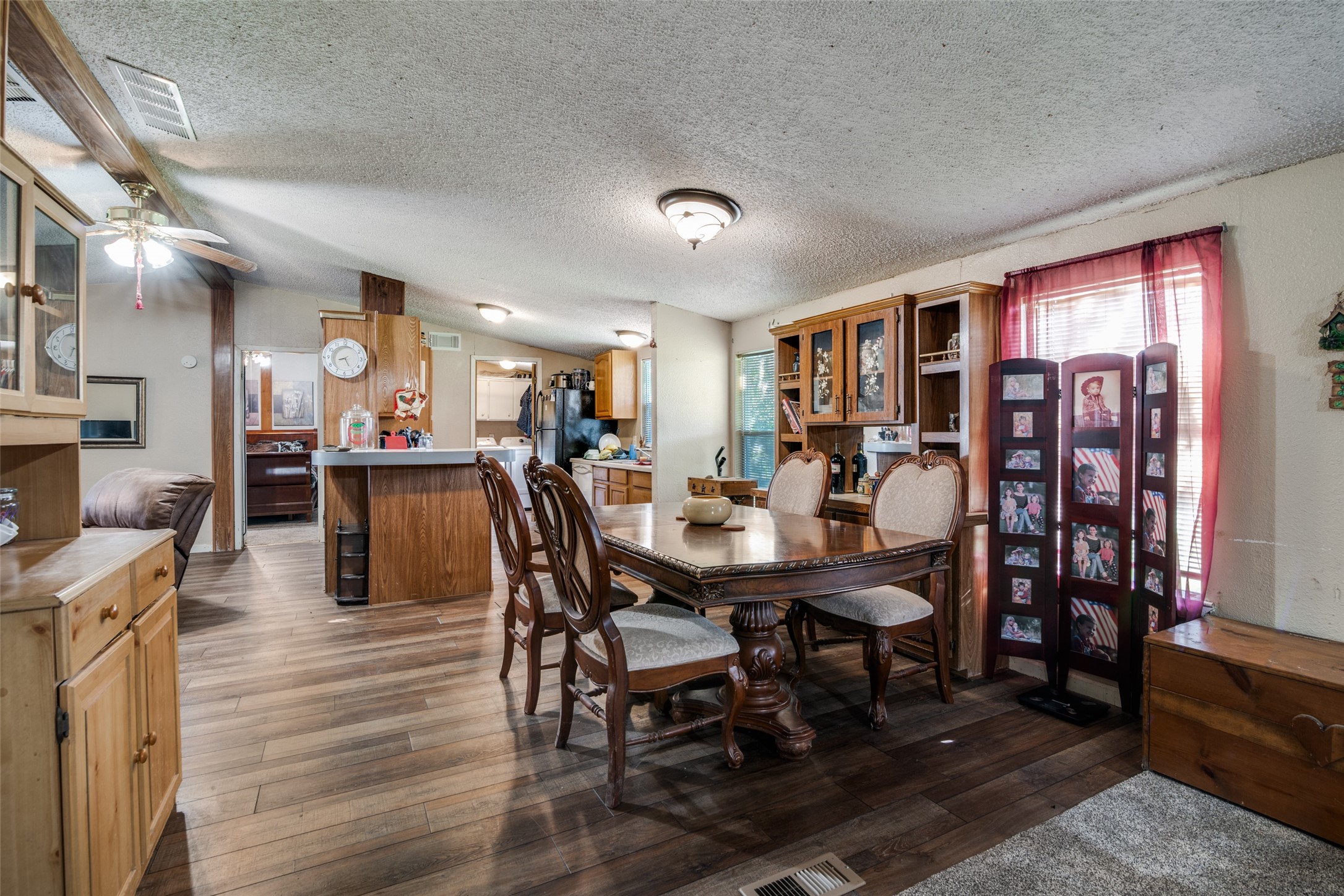 1106 N Fm 1138
