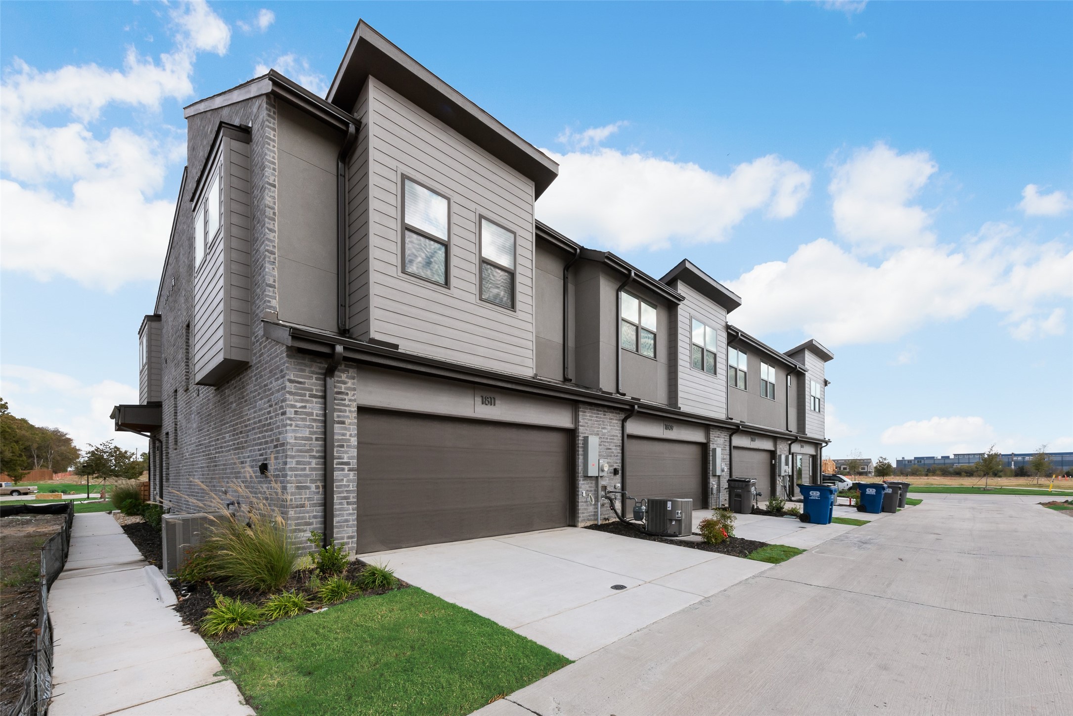 1811 Parkview