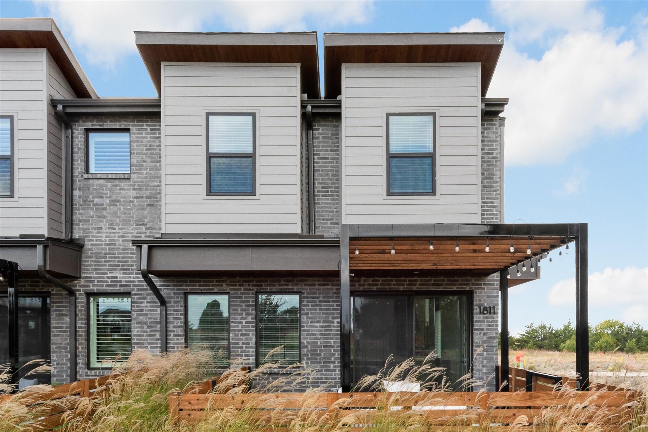 1811 Parkview