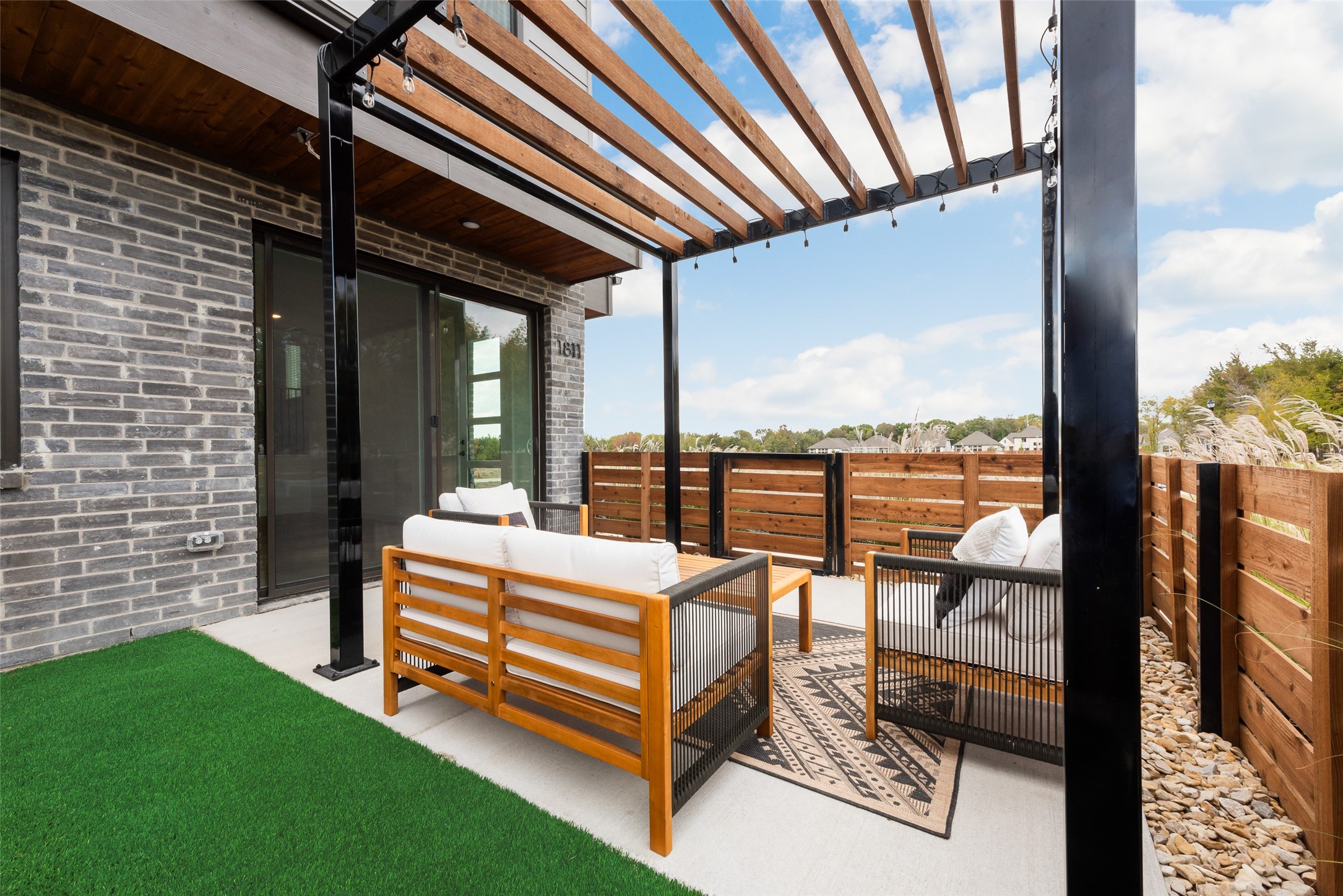 1811 Parkview