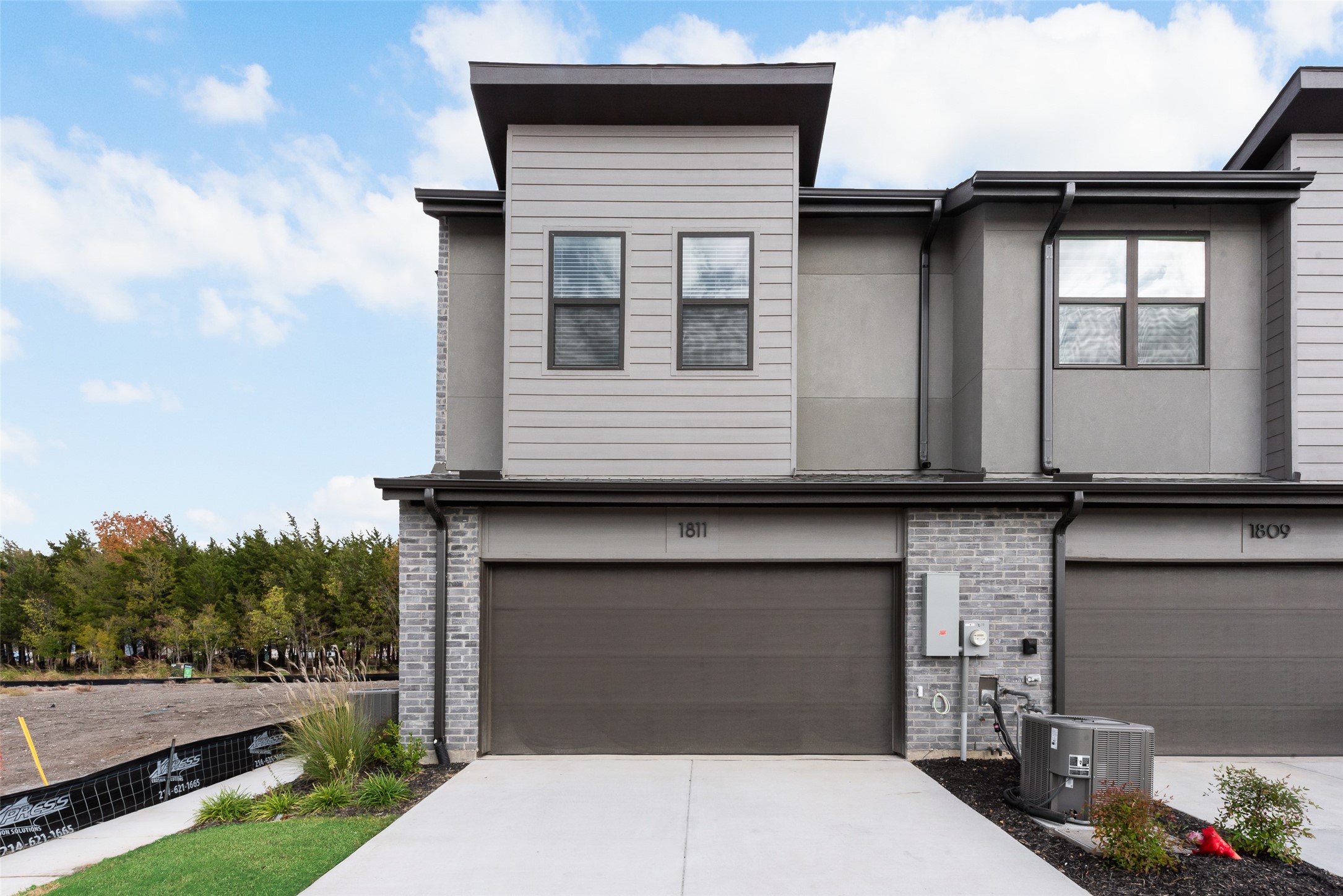 1811 Parkview
