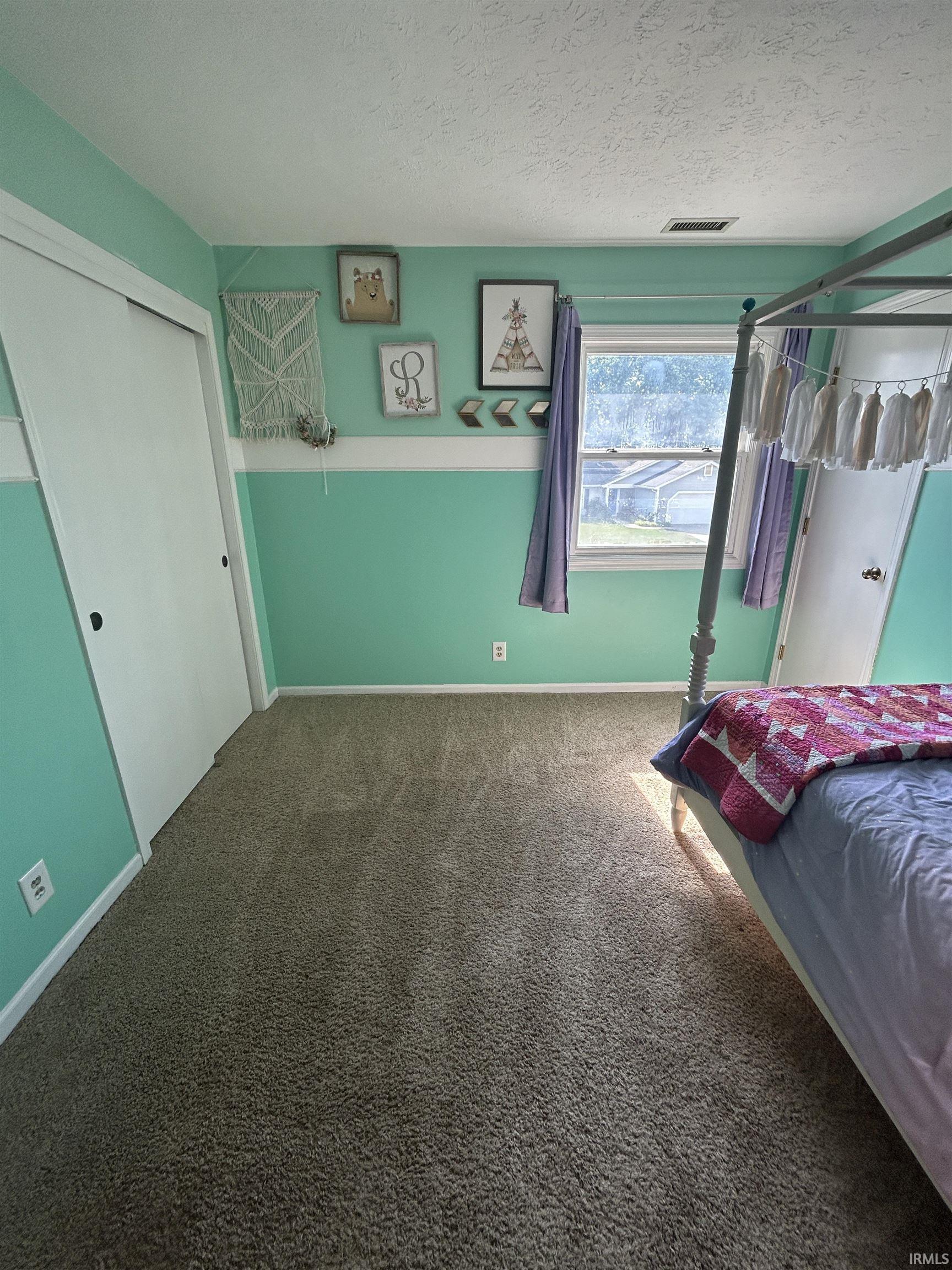 2207 Wake Robin Drive
