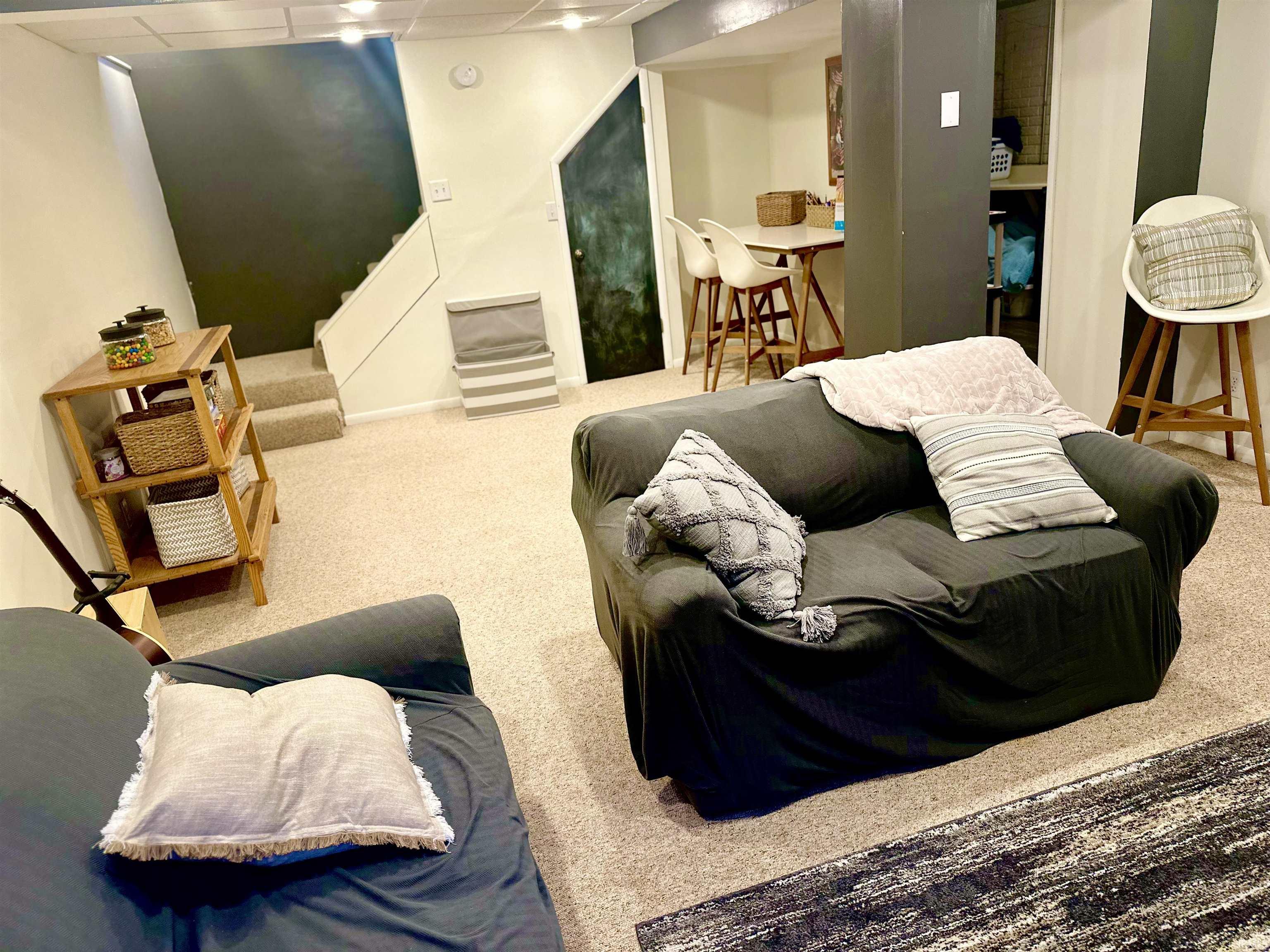 2207 Wake Robin Drive
