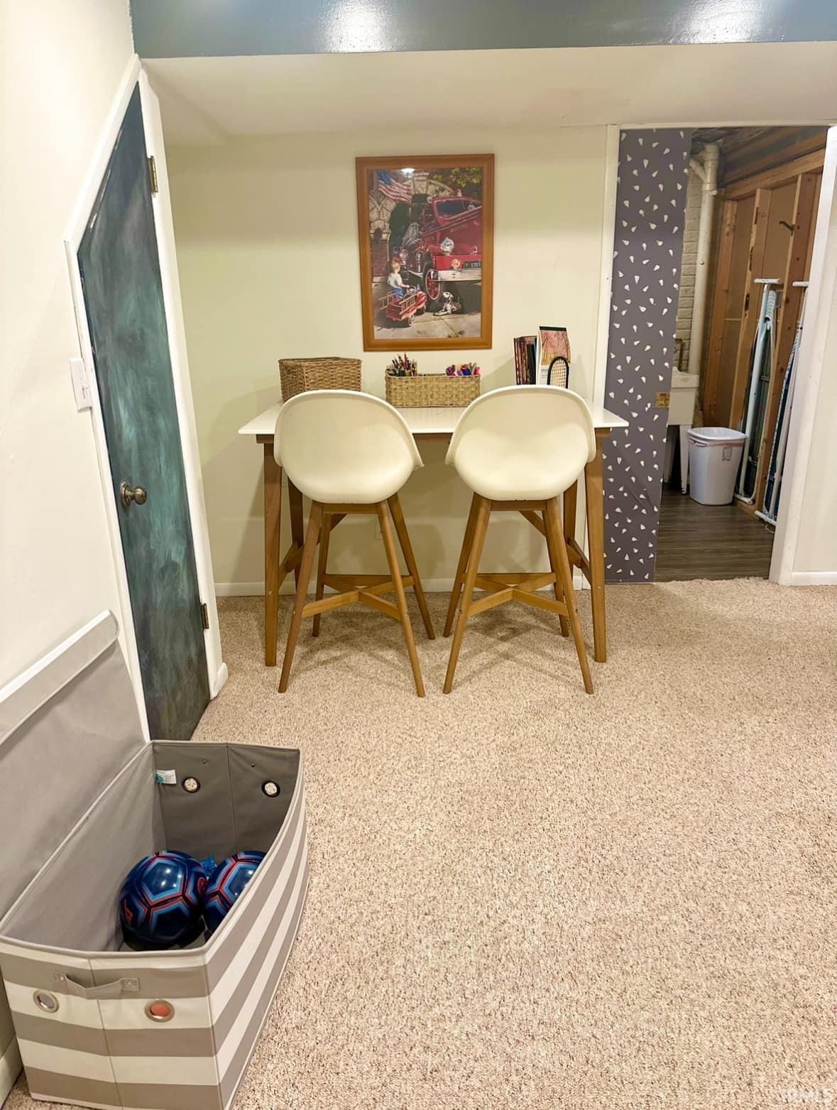 2207 Wake Robin Drive