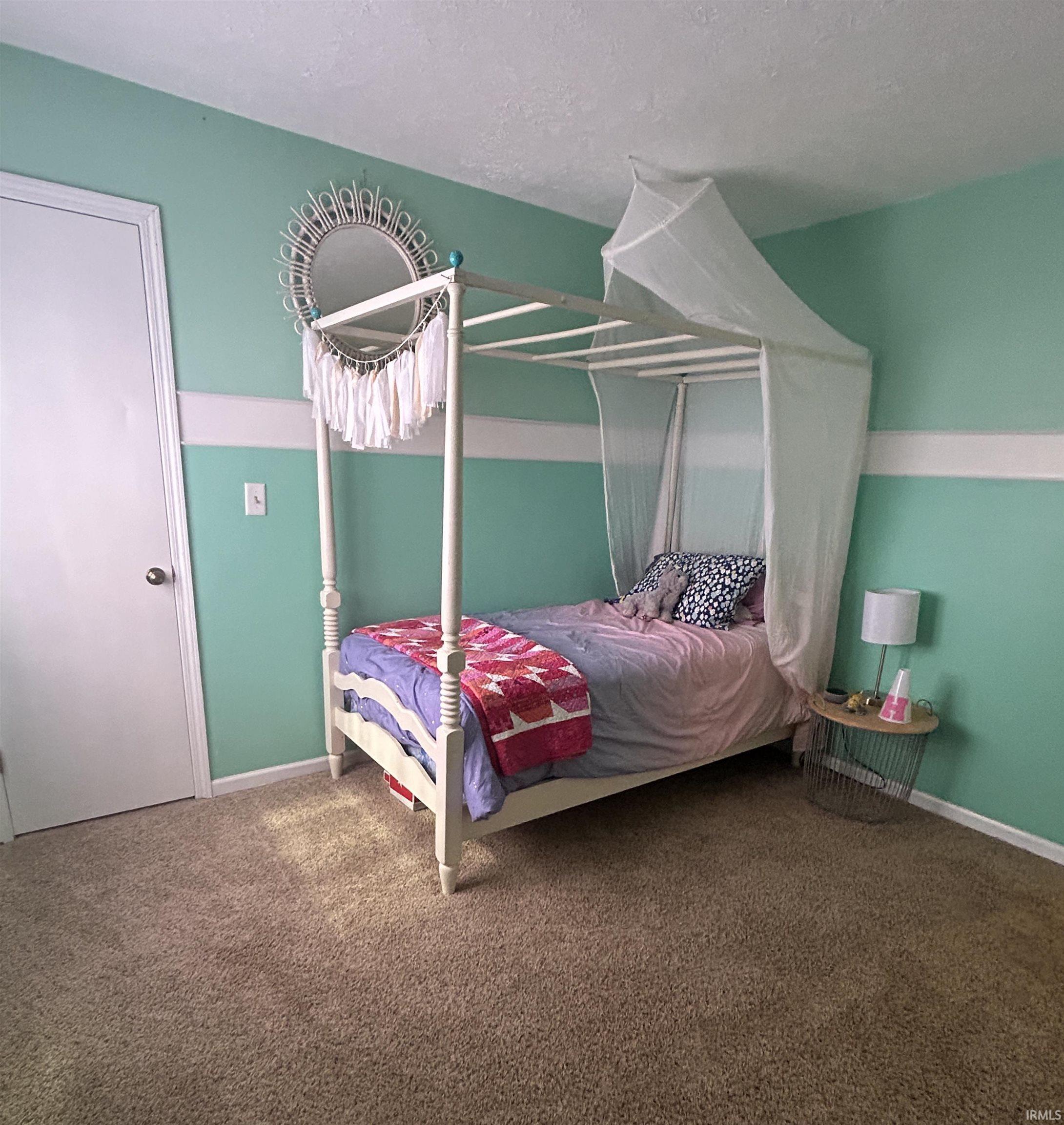 2207 Wake Robin Drive