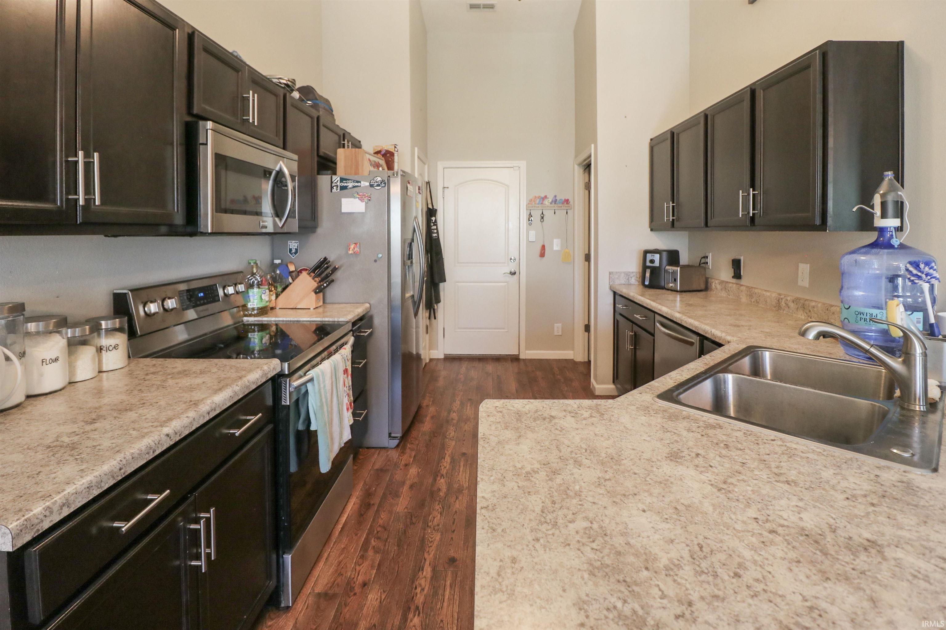 3220 Tanager Drive