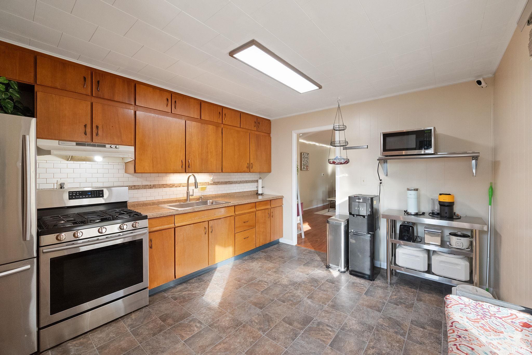 412 W 4th Street