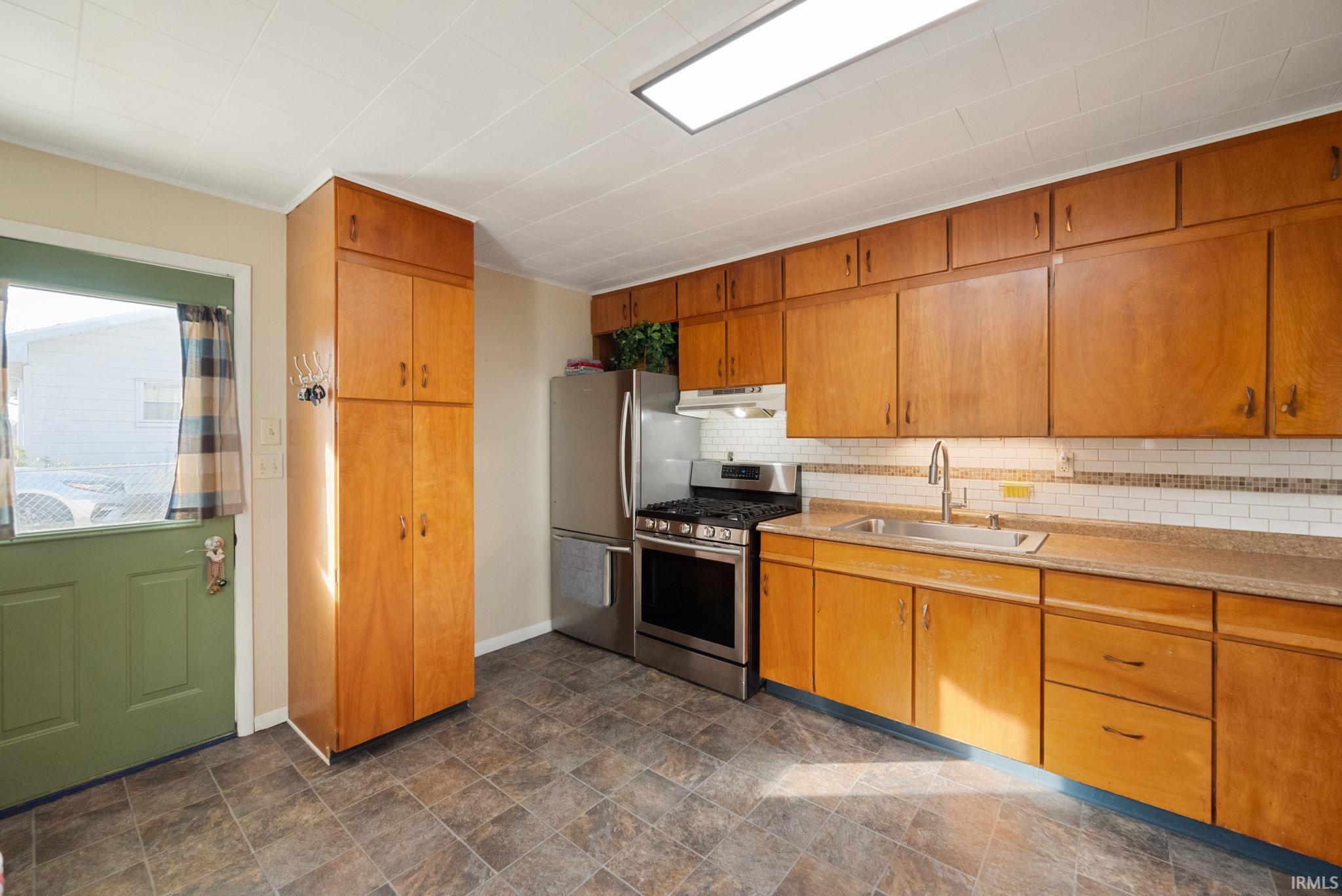 412 W 4th Street