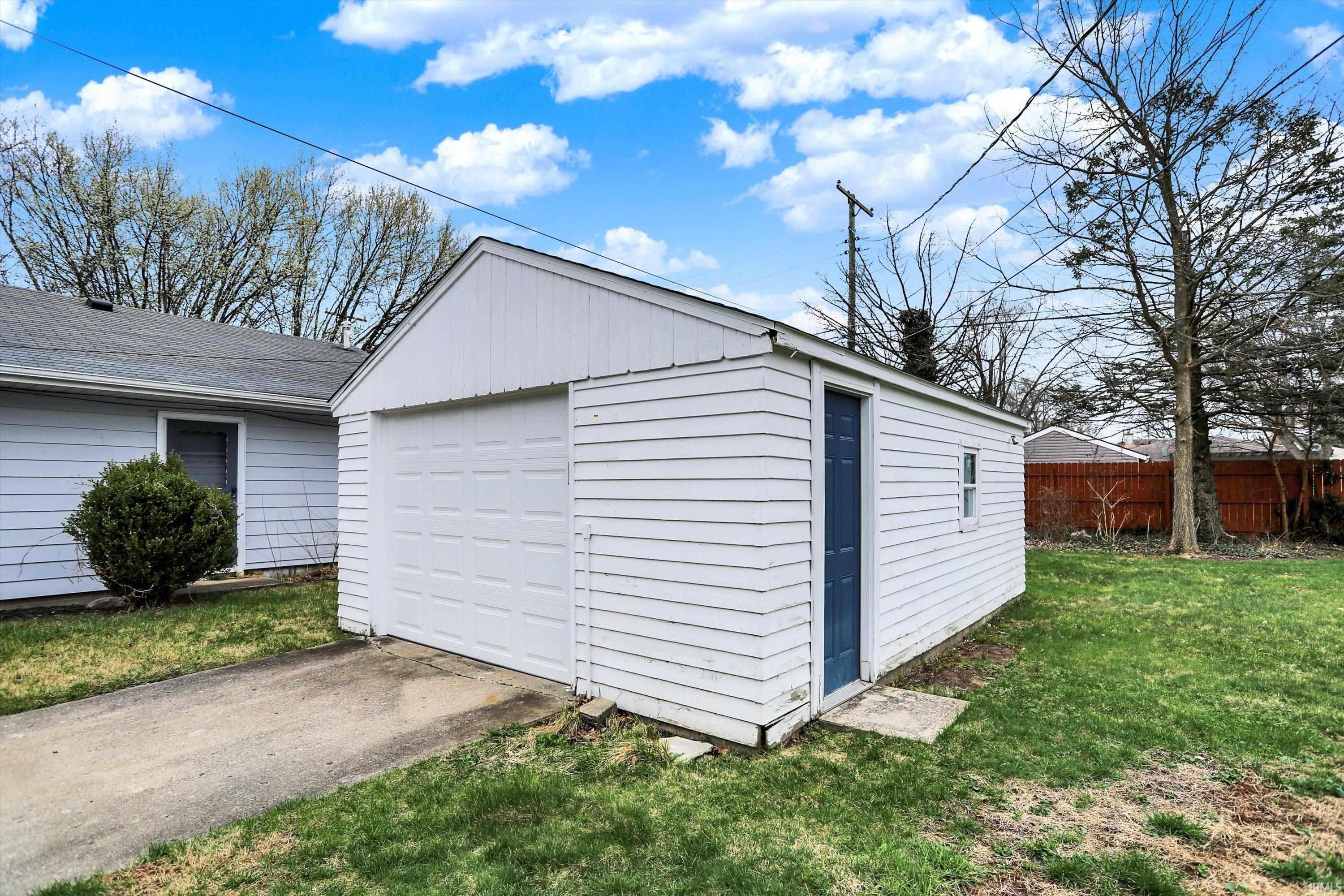 1045 Sarasota Drive