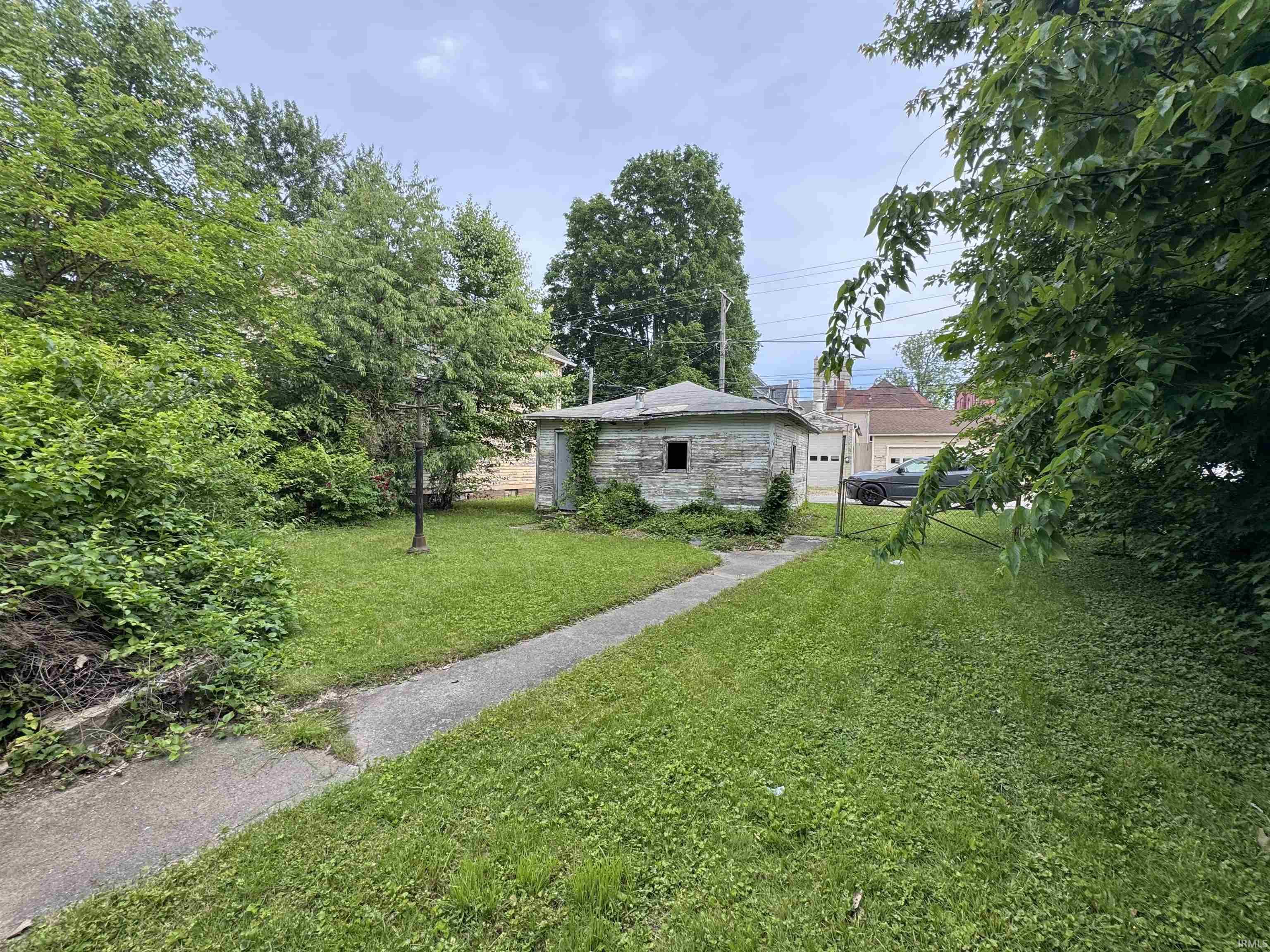 806 E Market Street