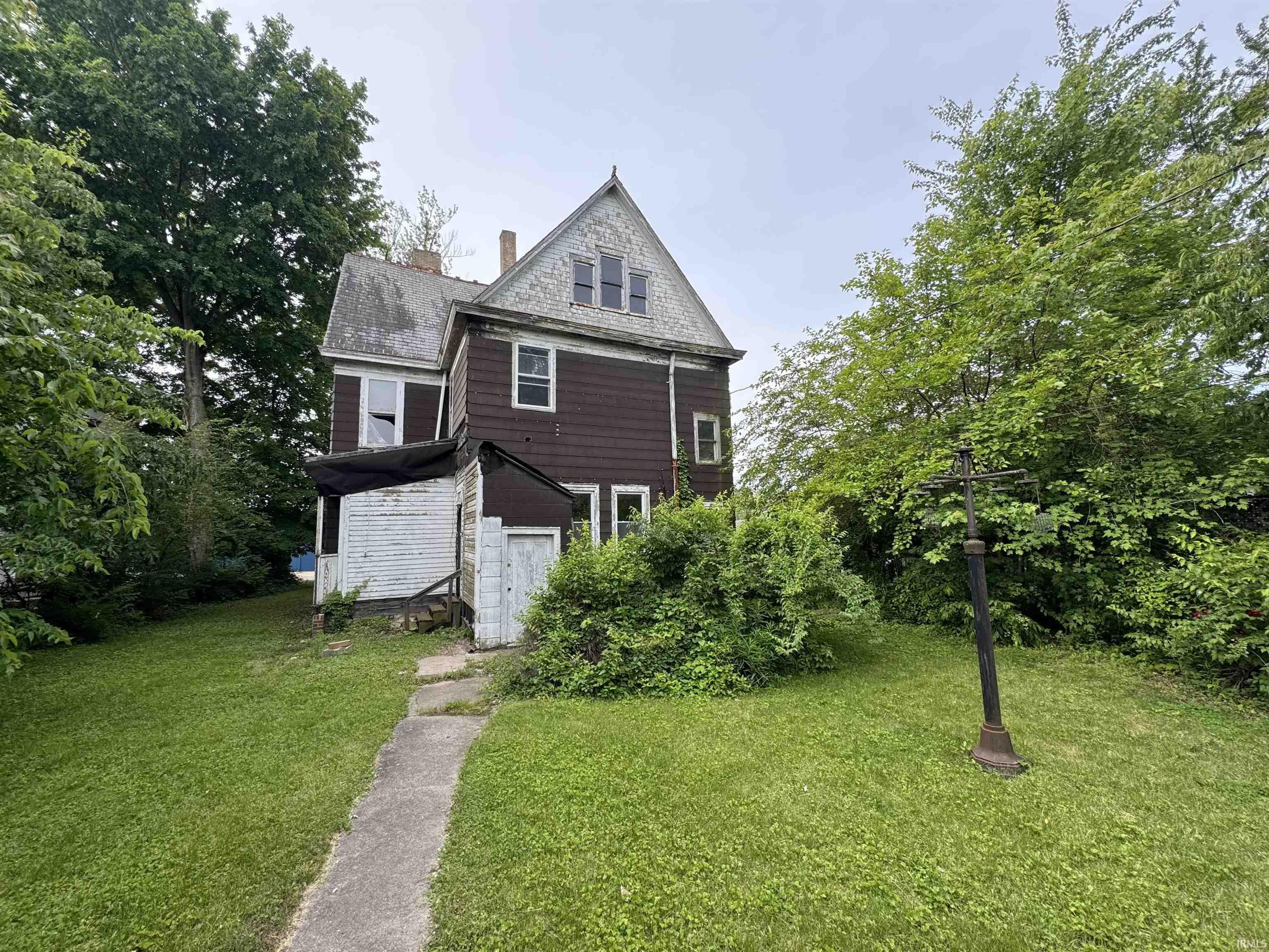 806 E Market Street