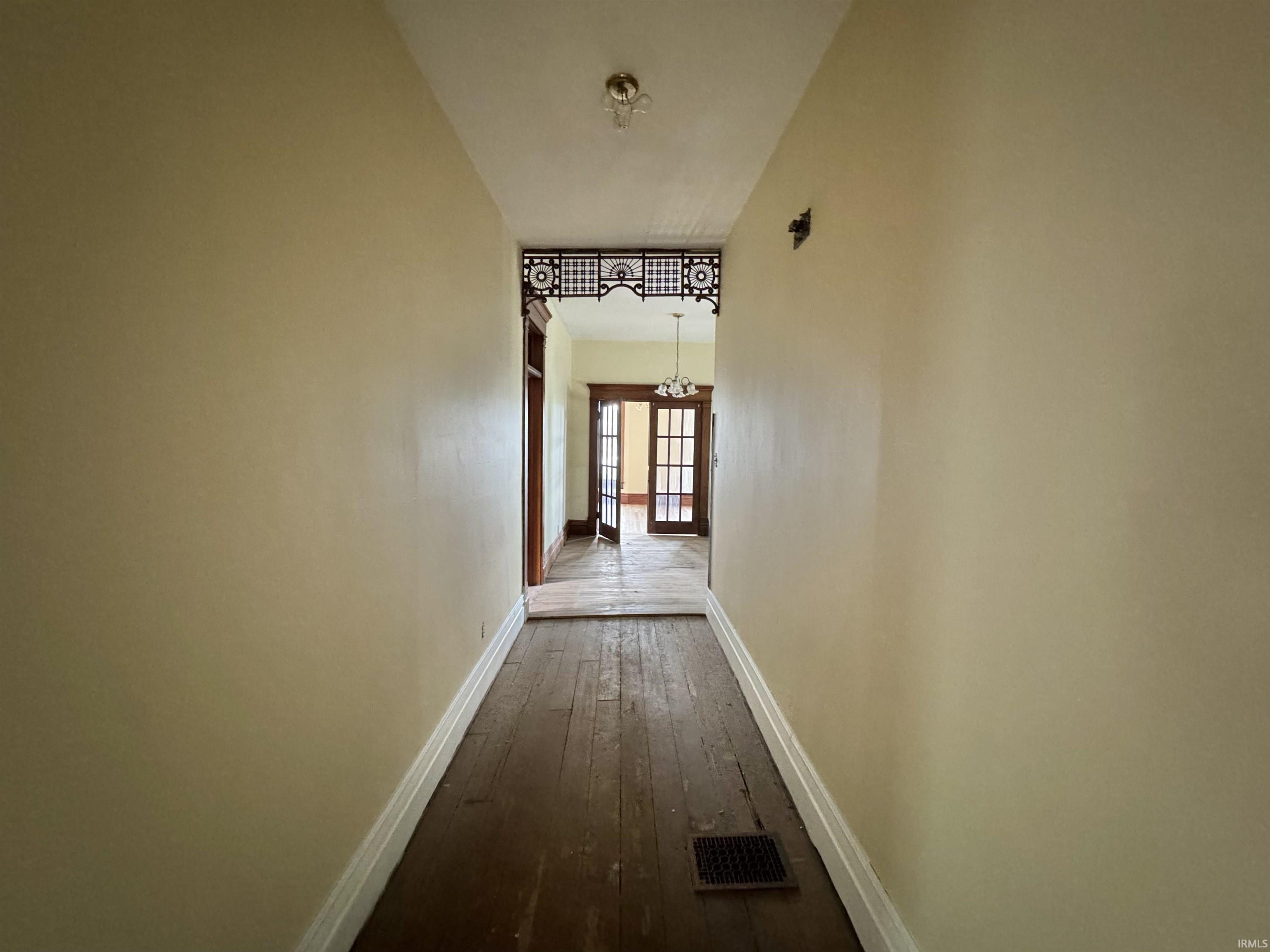 806 E Market Street