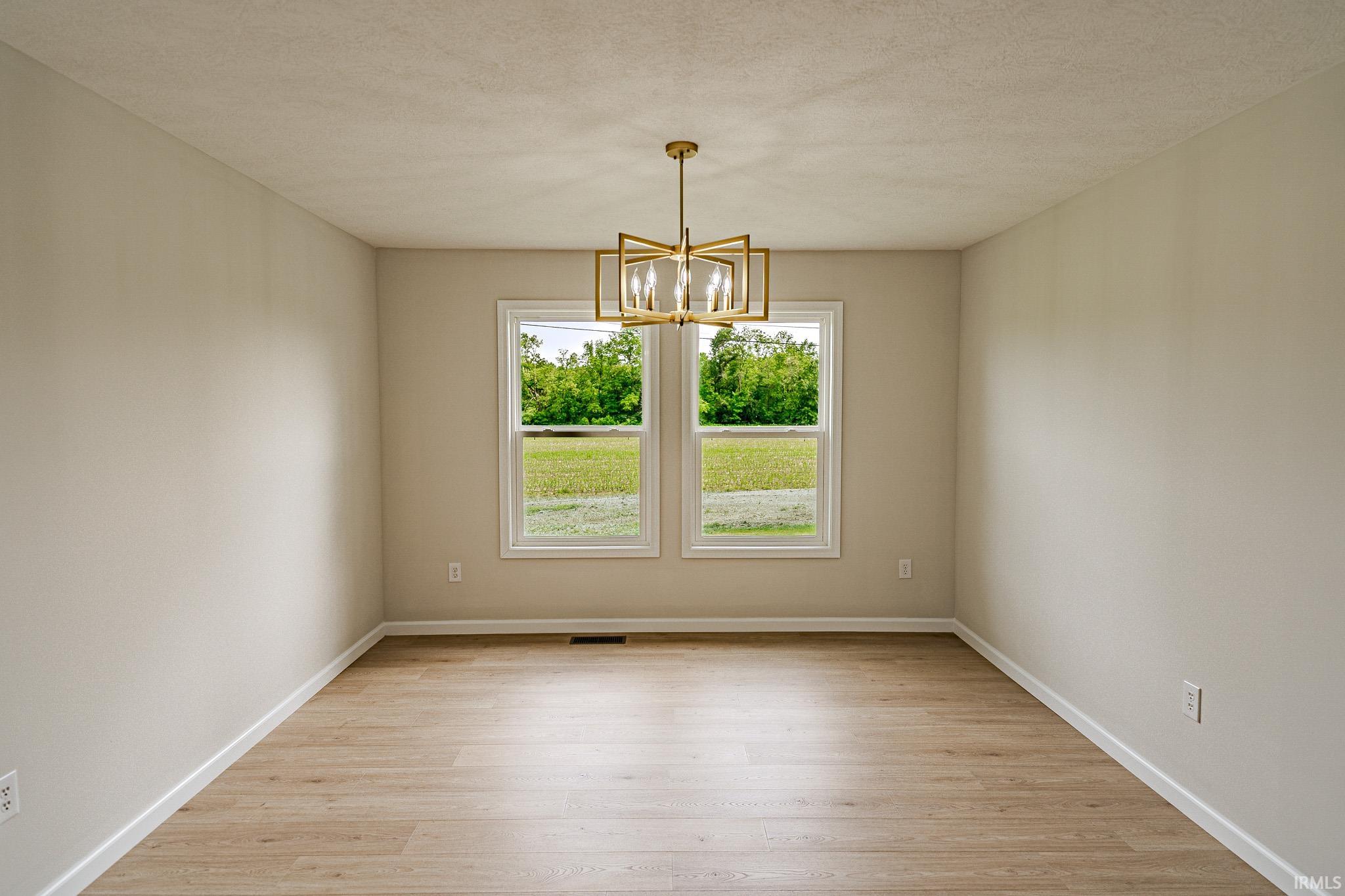 2135 Old Oak Drive