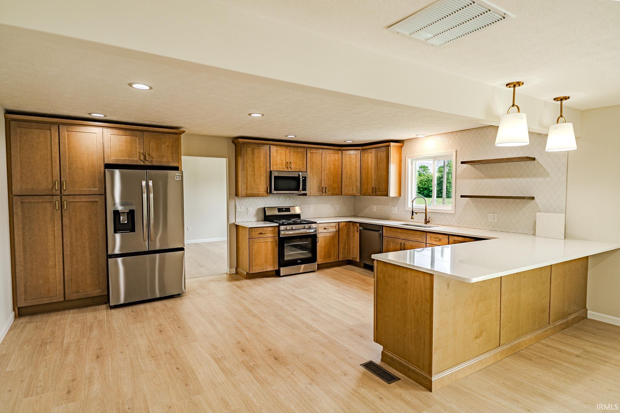 2135 Old Oak Drive