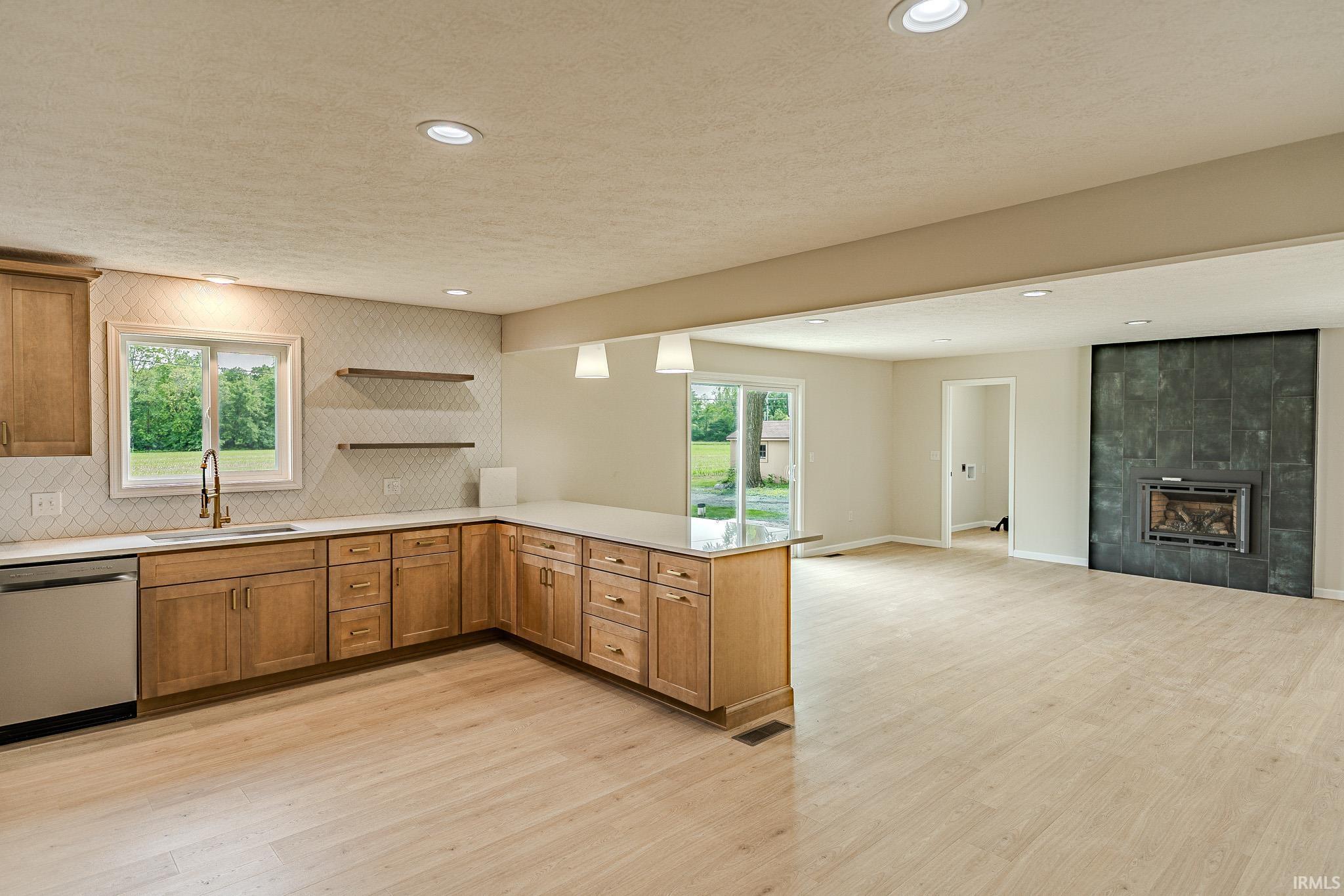 2135 Old Oak Drive