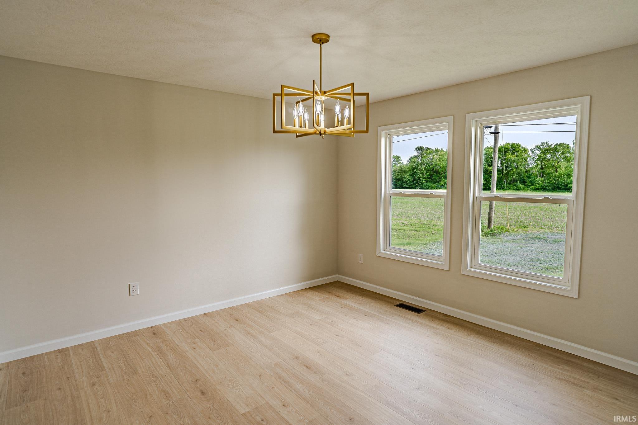 2135 Old Oak Drive