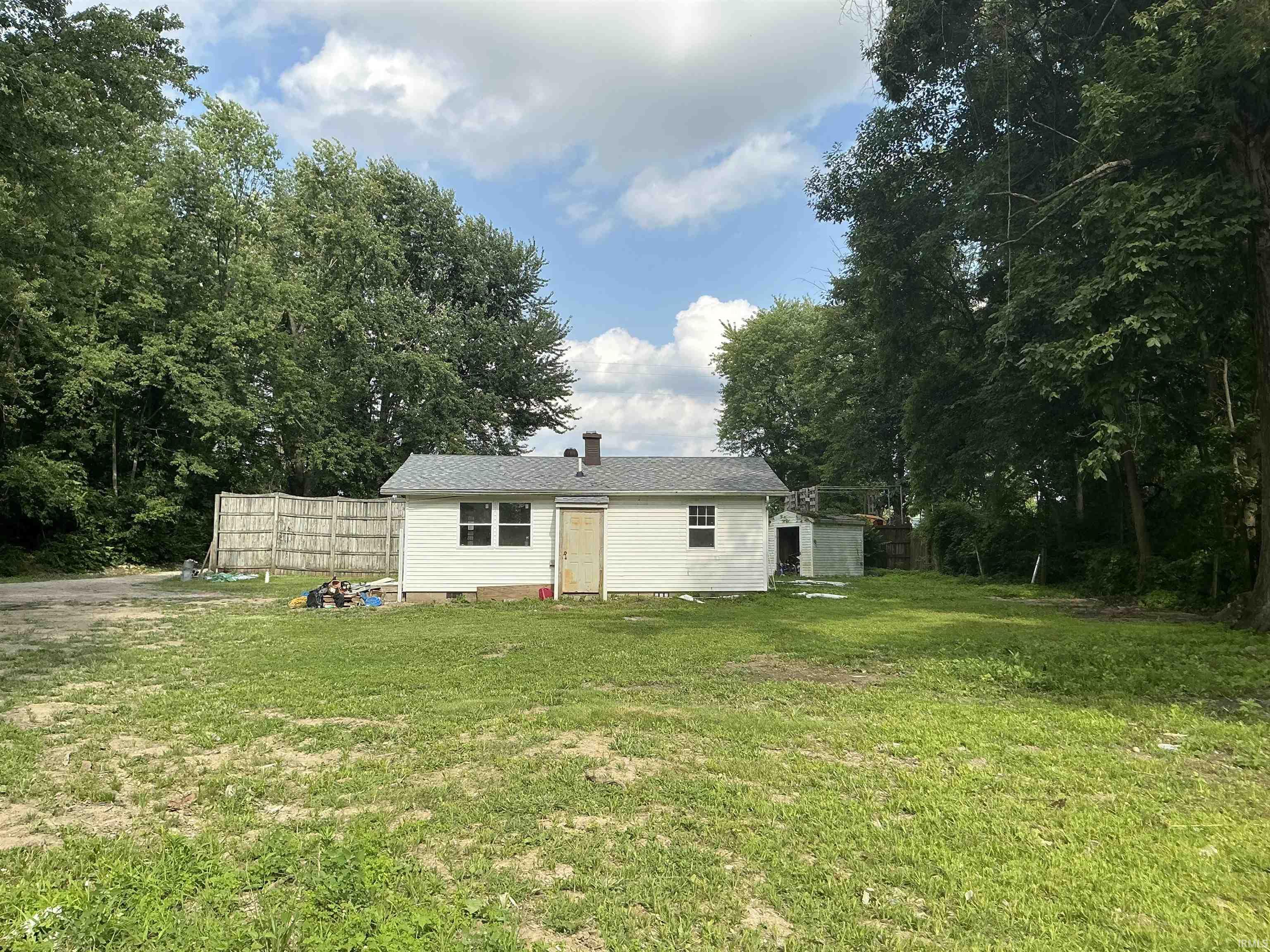 2142 N 400
