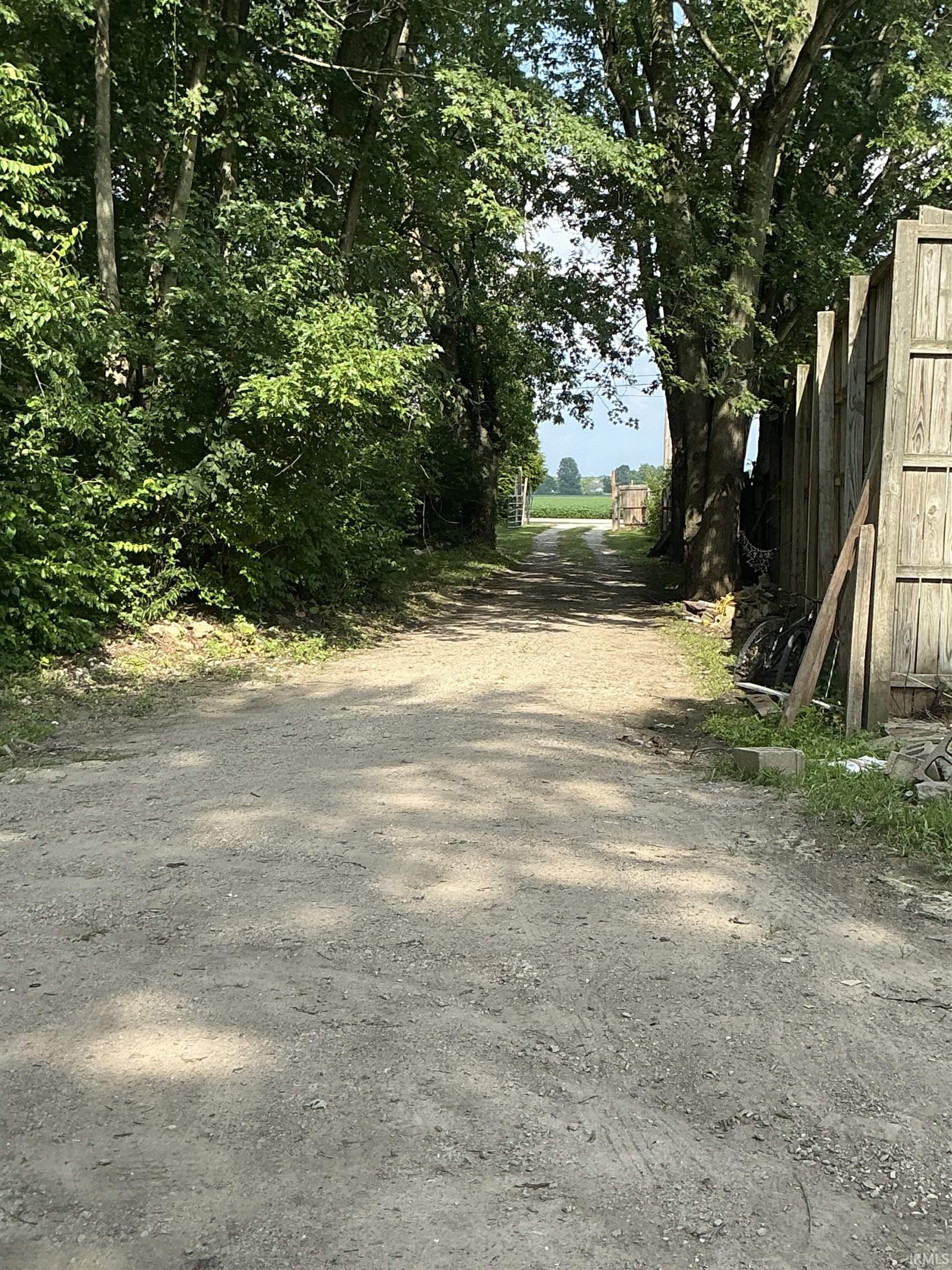 2142 N 400