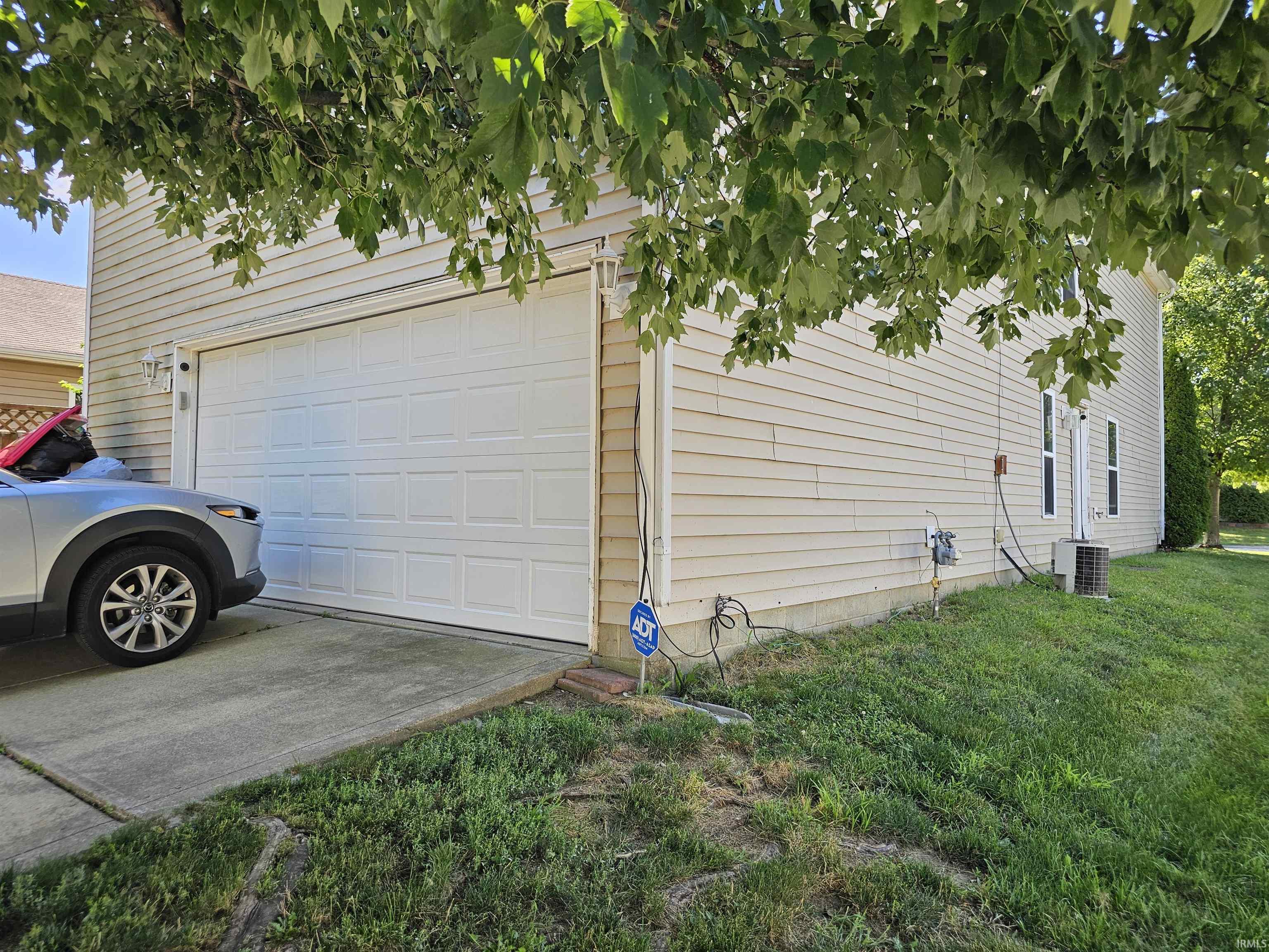 2566 Brewster Lane