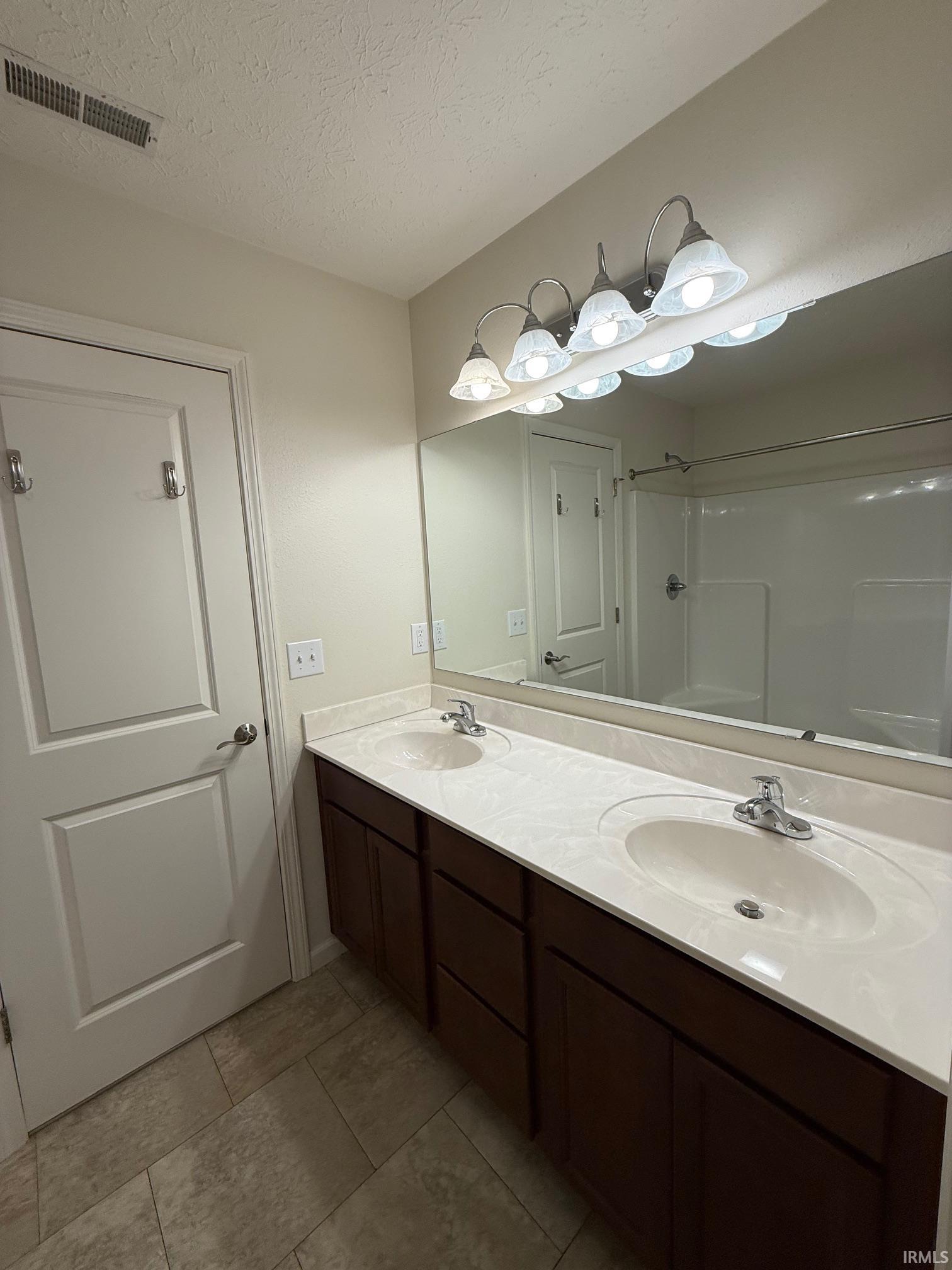 3211 Tanager Drive