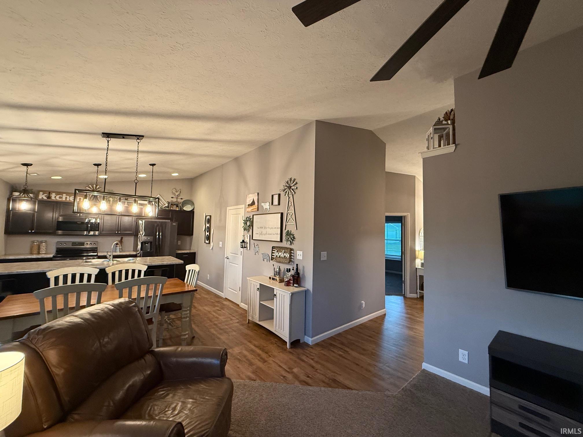3211 Tanager Drive