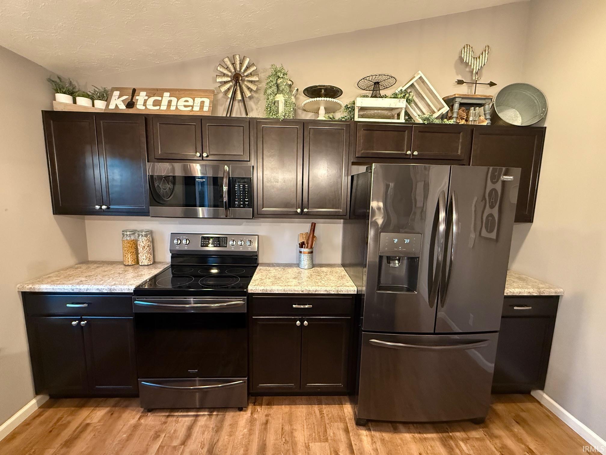 3211 Tanager Drive