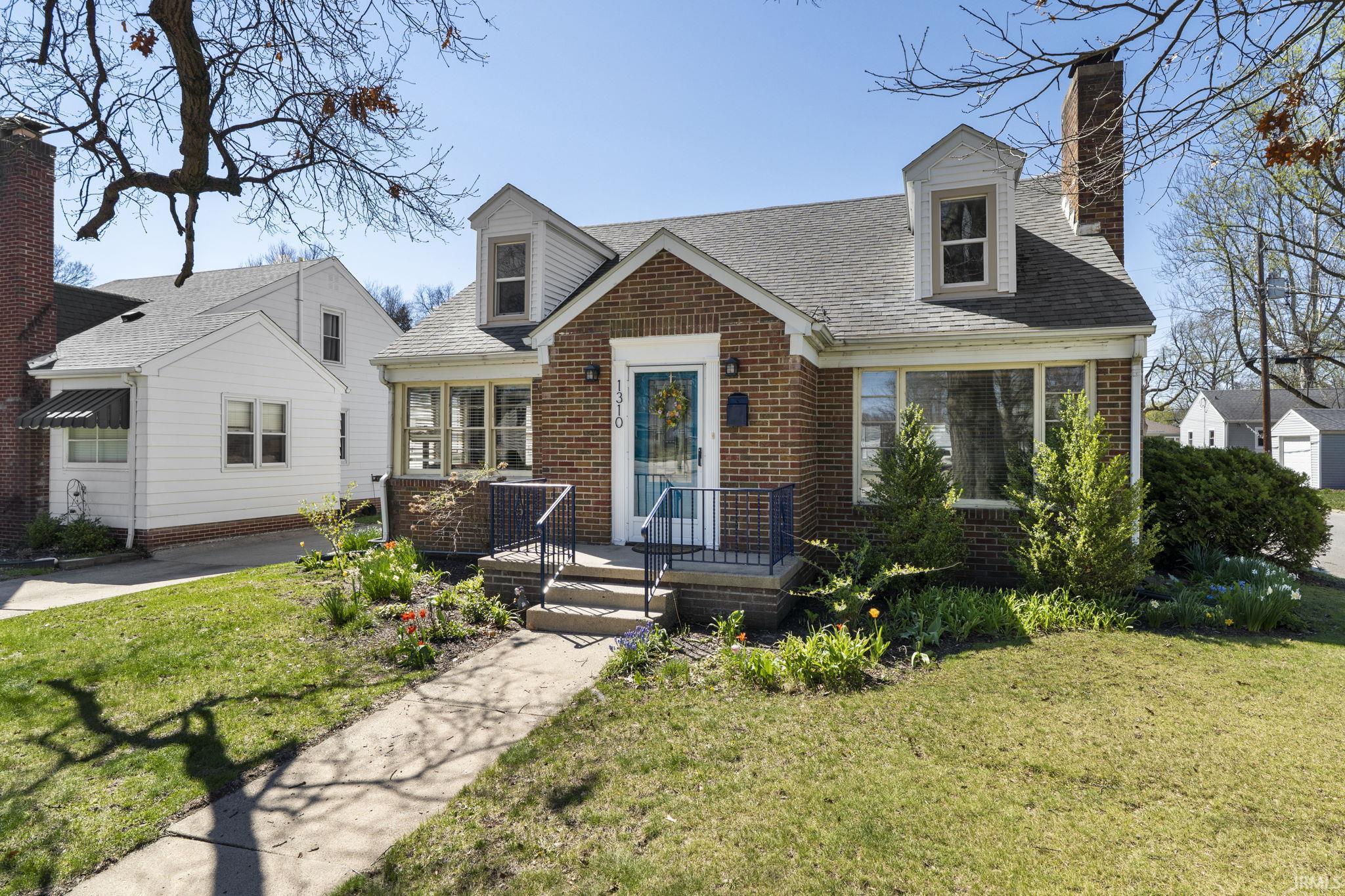 1310 El Prado Avenue