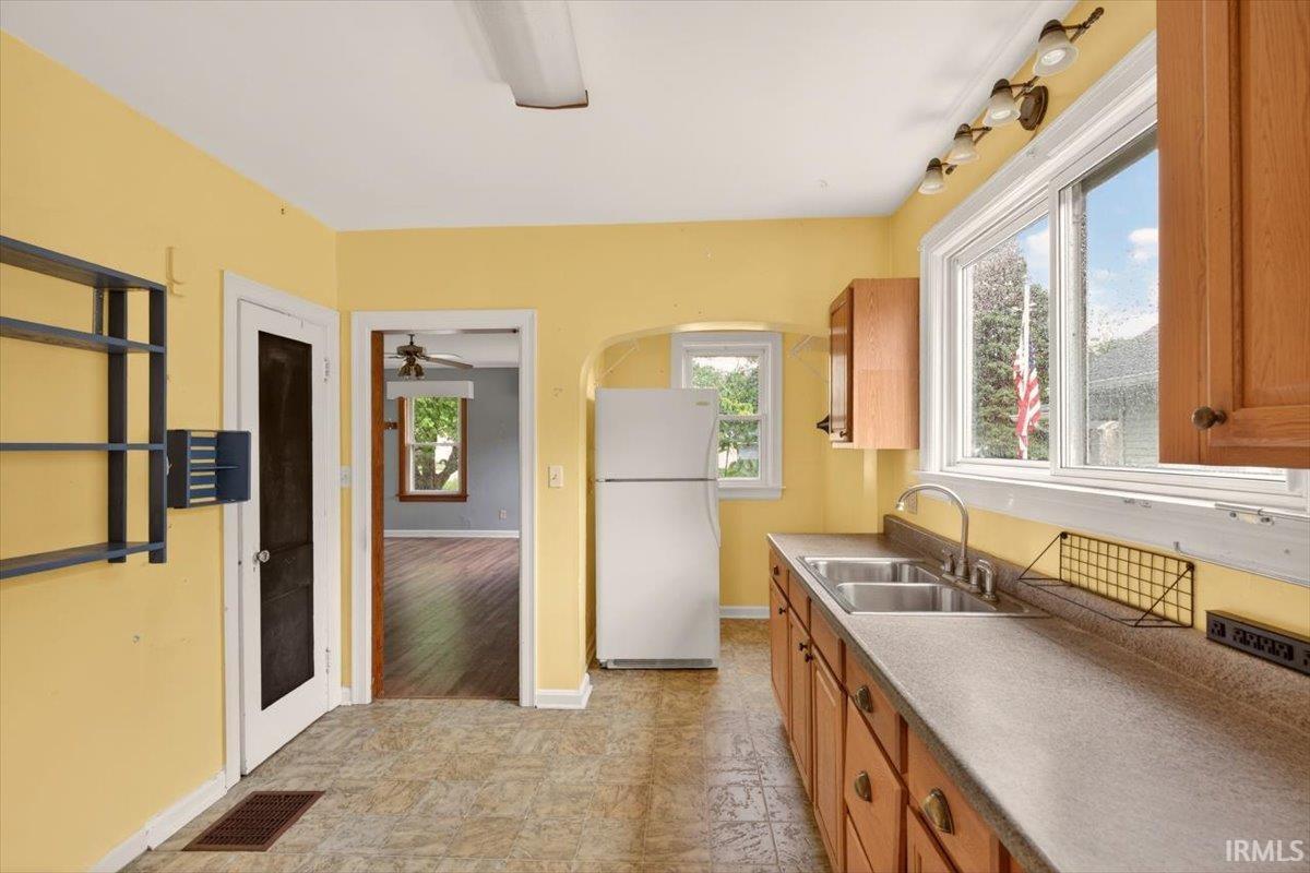 737 S 28th Street