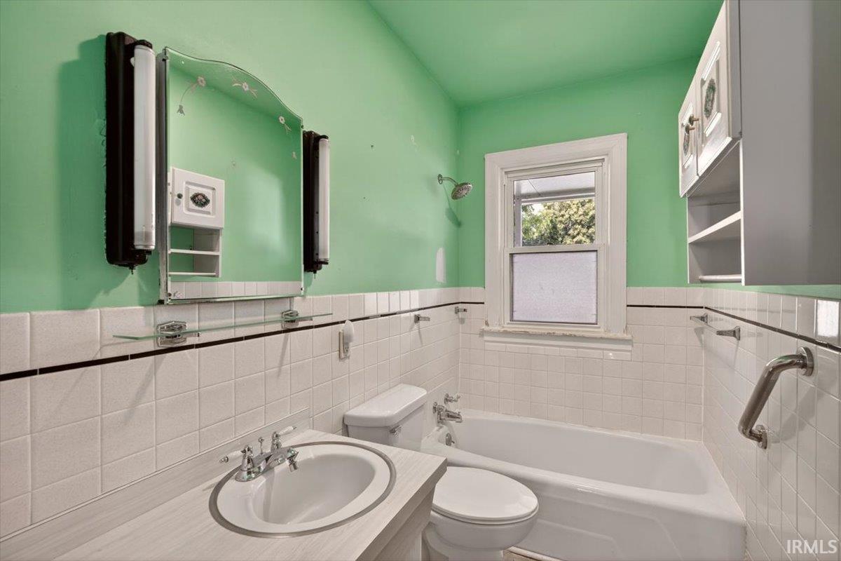 737 S 28th Street