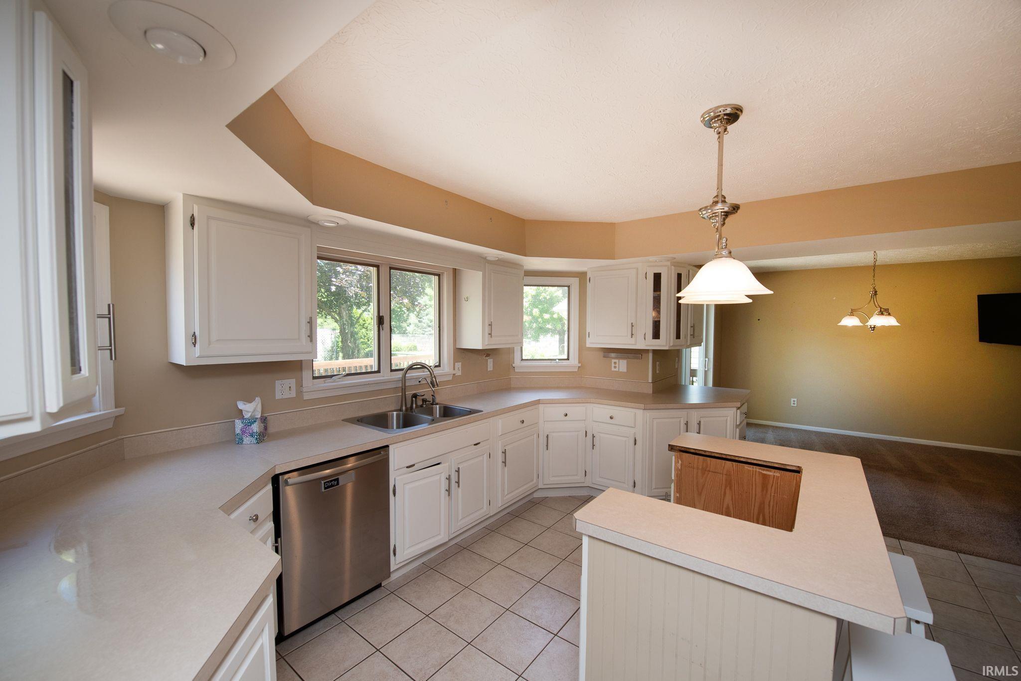 2326 Ellen Drive