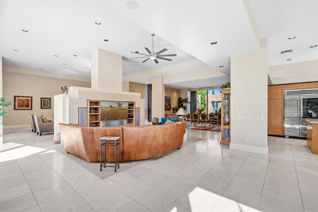 72885 Calle De La Silla