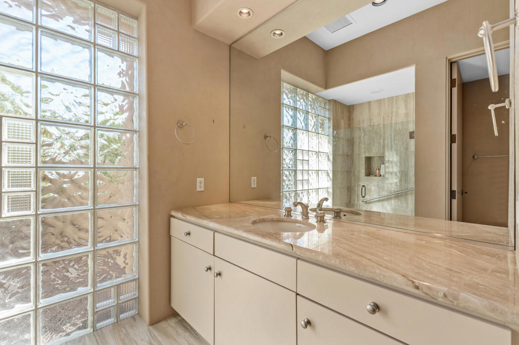 72885 Calle De La Silla